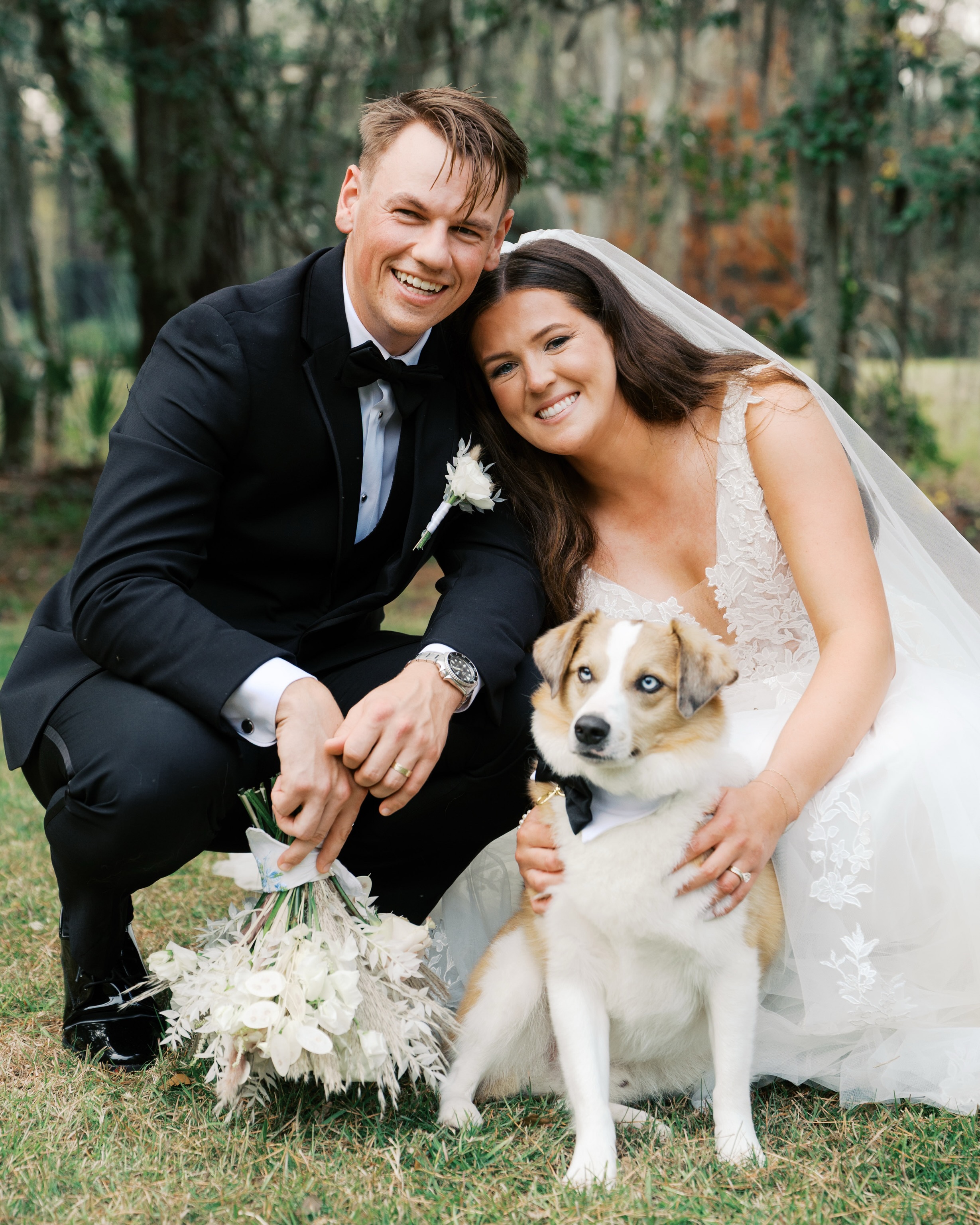 It’s all in the doggy details 🐶✨
We love seeing special customized touches to decor and *ofc* bringing in your furry family to be a part of the ceremony!
Adding in these kind of elements to your Charleston wedding doesn’t have to be a daunting task — that’s where we’re here to help make your planning process as easy as possible. To work with one of our wedding planners, contact us at directmydaycharleston.com. 💌