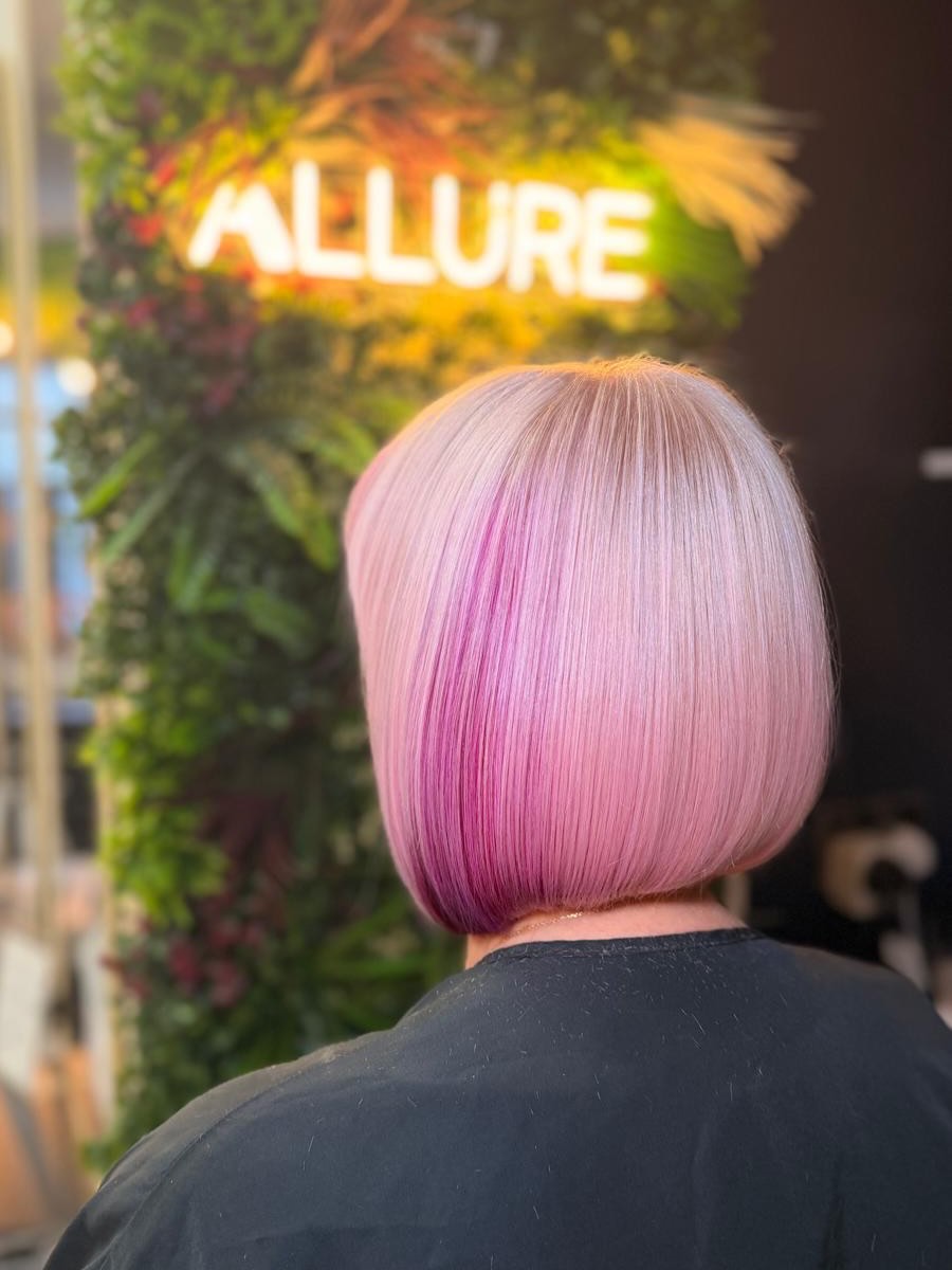 ✨ Soft, high-lift blonde… with a statement twist. 💖
Using high-lift tint (no bleach), Charley created a clean, luminous base before introducing custom pink placement to add depth, contrast and individuality.
This is where colour becomes tailored:
• A soft, even lift for a smooth pastel canvas
• Controlled placement of vivid pink for impact without overpowering
• Tones layered to keep the finish refined, not flat
Finished with a precision cut:
• A clean, structured bob for strength and shape
• Polished edges to enhance shine
• Styled smooth to showcase tone, placement and detail
The result is modern, wearable creative colour — bold in the right places, soft everywhere else.
Because great colour isn’t just about brightness…
it’s about balance, control and how every detail works together.
@lorealpro_education_uki @lorealpro