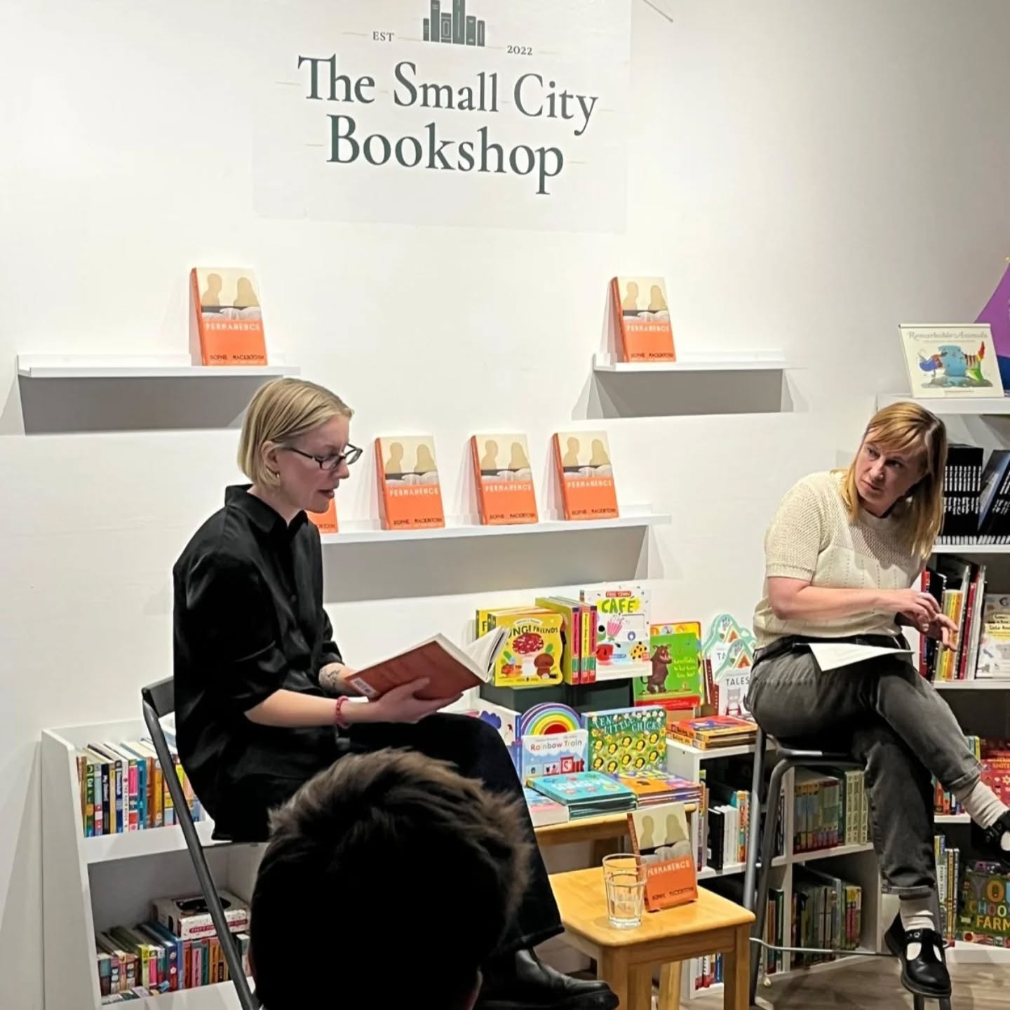 The wonderful Sophie Mackintosh!
Long one of our favourite writers, it was such a treat to hear Sophie talk about her new novel Permanence, her inspiration and writing process.
We will await the story of the sad couple in the woods...
Thanks to everyone who came and made the evening as great as always.
Big thank you to @sophmackintosh for spending the evening with us.
Lots of events coming up in May - grab a ticket!
#bristolevents #bristolbookstagram #bristolbookshop #authortalk #authorevent