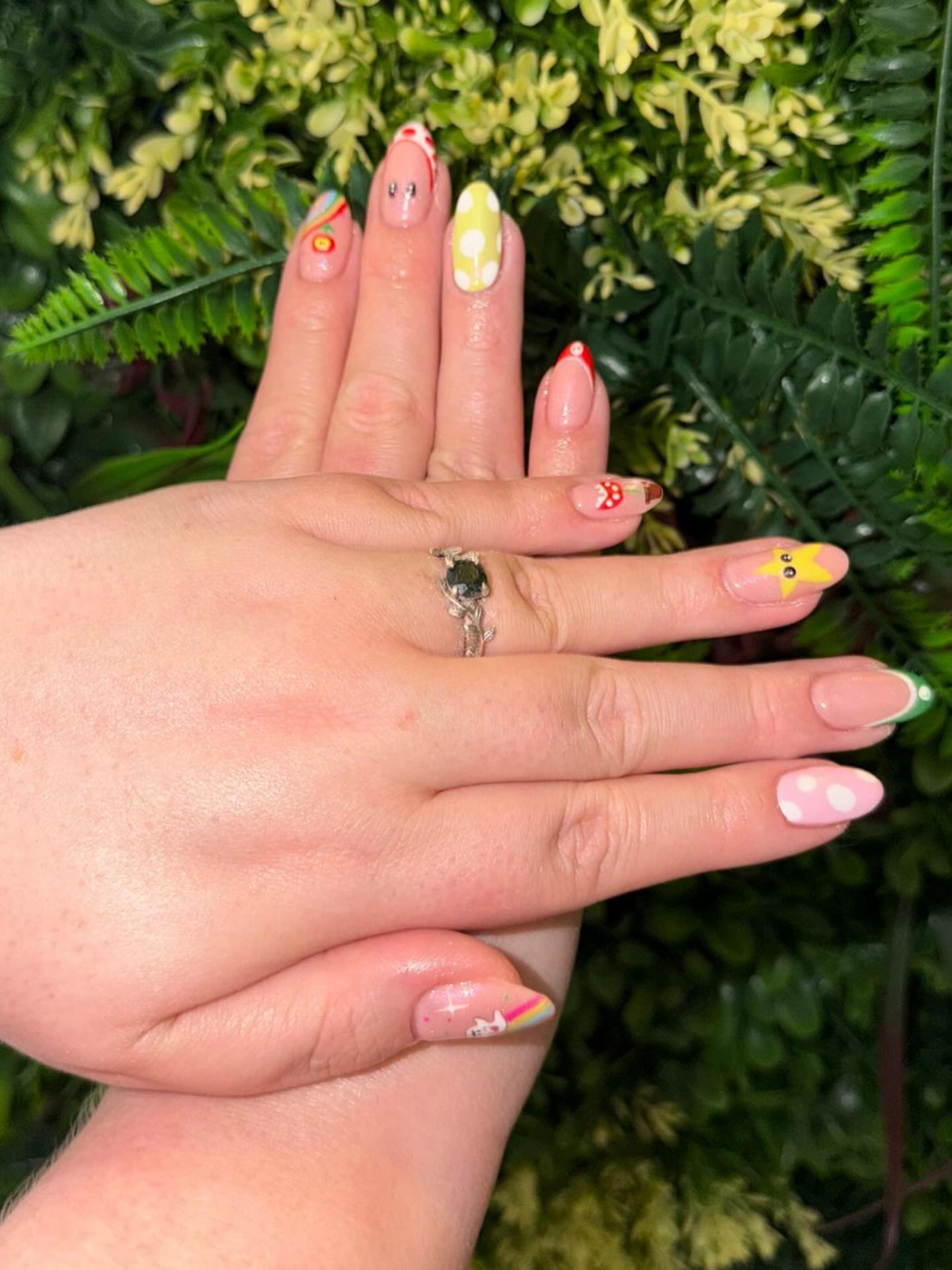 Start your engines 🏁💅
Leveling up nail game with these Mario Kart–inspired sets by senior beautician Jemma 🎮✨ From classic red mushroom accents 🍄 to cute daisy details, playful polka dots, and that iconic star power moment ⭐ — every nail is its own little track.
(And wait ‘til you see the thumbs… Toad and King Boo making their appearance 👻🍄)
Who’s ready to race? 🚗💨