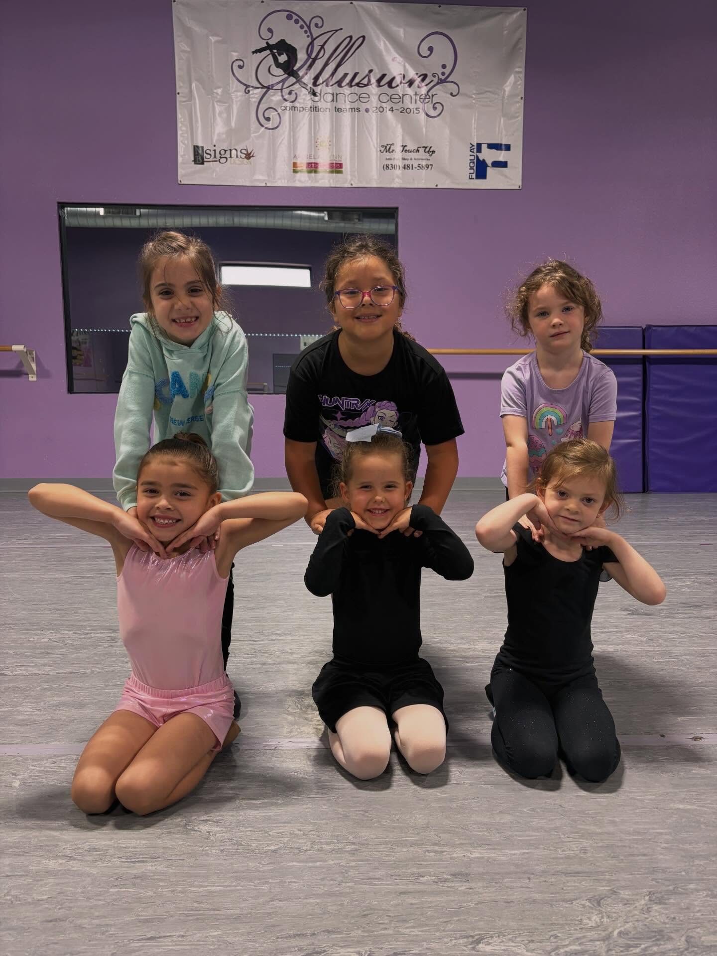 The countdown to recital is on🤩
39 days till the big show! These littles have been working hard on their recital dance💜