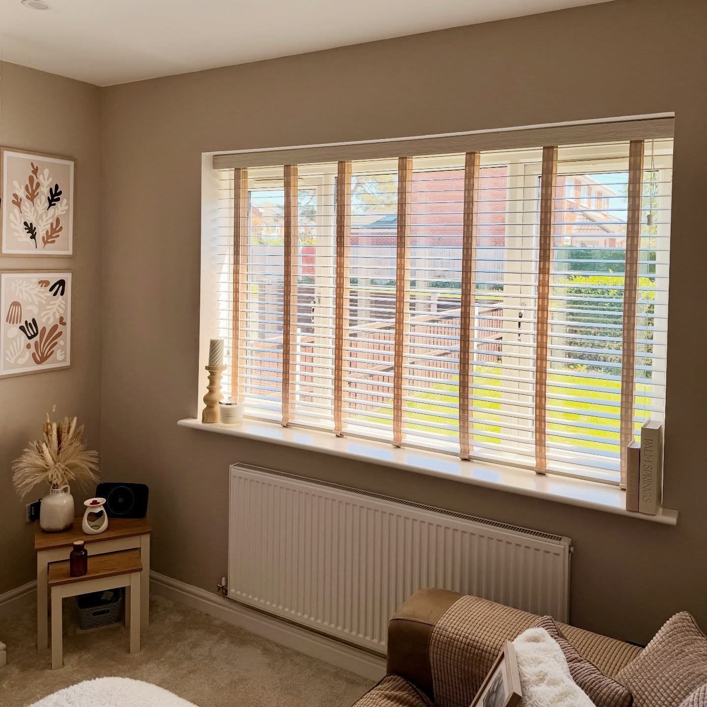 ✨ Sleek. Elegant. Timeless.
Fitted today in Wistaston, Crewe — these stunning Allura Oak blinds finished with a light beige tape bring everything together perfectly 👌
The natural wood grain paired with the soft neutral tape complements the warm tones throughout the room, adding depth, texture, and a really refined finish without overpowering the space.
Honestly… this home is stunning, and these were the perfect finishing touch 🤍
If you’re looking to elevate your space with something that feels both modern and timeless, this is a great example of how the right blind choice can completely pull a room together.
📍 Supplied & fitted locally
📩 Message now for a free quote
🌐 www.rsmhome.co.uk
⸻
#rsmhome #Wistaston #Nantwich #CheshireHomes #madetomeasureblindscheshire