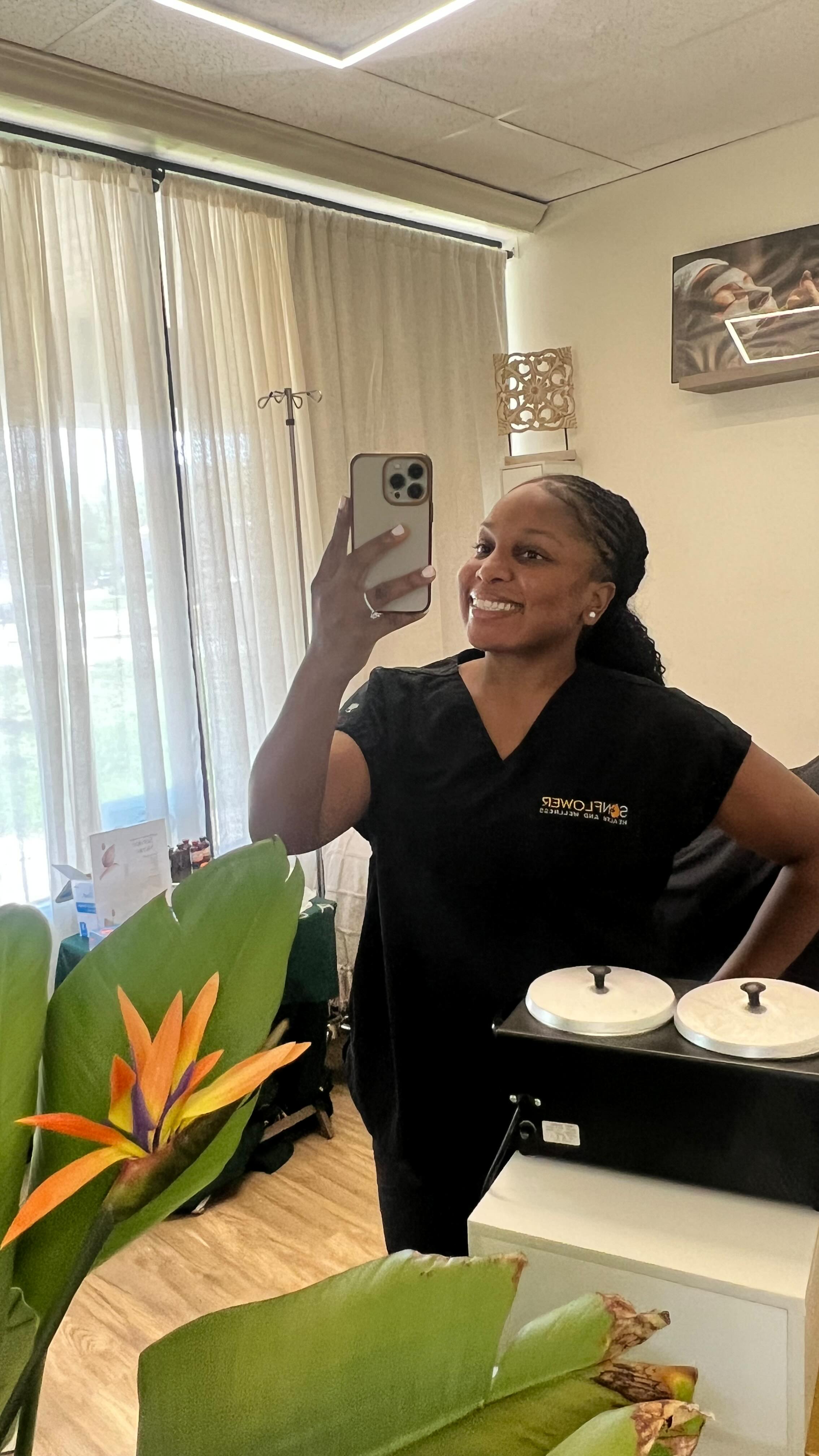 Jet lag? Dehydration? Bridal prep?
We’ve got an IV drip for that 👰🏾♀️✈️💪🏾
Your glow starts within: IV hydration + vitamins for skin, energy, and recovery
30 minutes to reset: Rehydrate, replenish, and feel your best
Book with Sonflower Health and Wellness 🌻💛