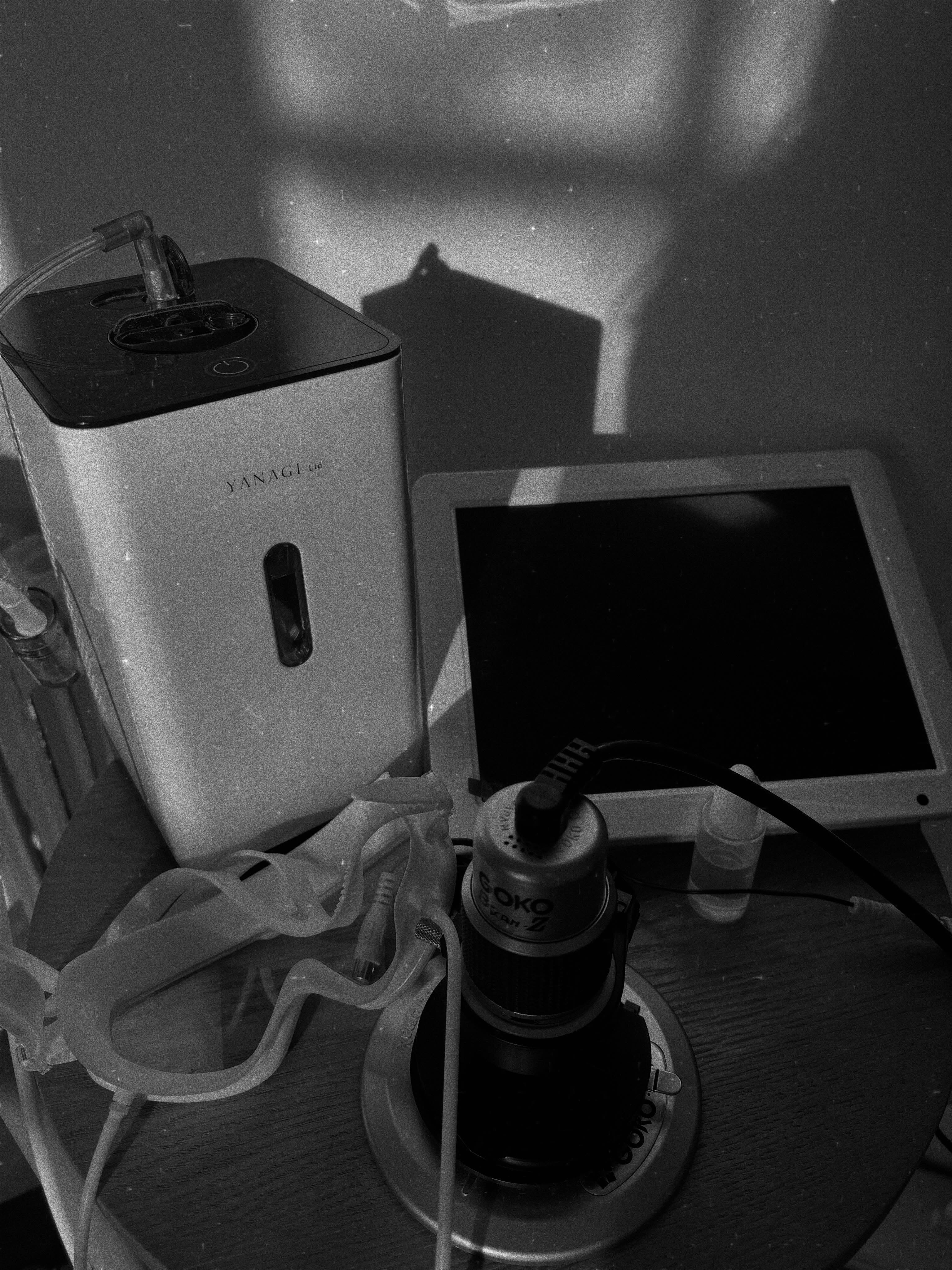As hydrogen wellness continues to grow around the world, we are often asked about devices marketed as “HHO gas.”
“HHO” is a term created to suggest that hydrogen atoms (H) may be more beneficial than molecular hydrogen (H₂). However, at present, there is no established clinical evidence or trusted scientific data supporting these claims.
The hydrogen used in medical research, clinical studies, and healthcare settings is molecular hydrogen (H₂).
At Yanagi, we have chosen to work exclusively with scientifically supported pure H₂ systems — carefully selected for their quality, safety, and long-term reliability.
In a rapidly expanding industry, we believe true luxury is not built on louder claims, but on trust, refinement, and thoughtful technology backed by evidence.
With love 🫶