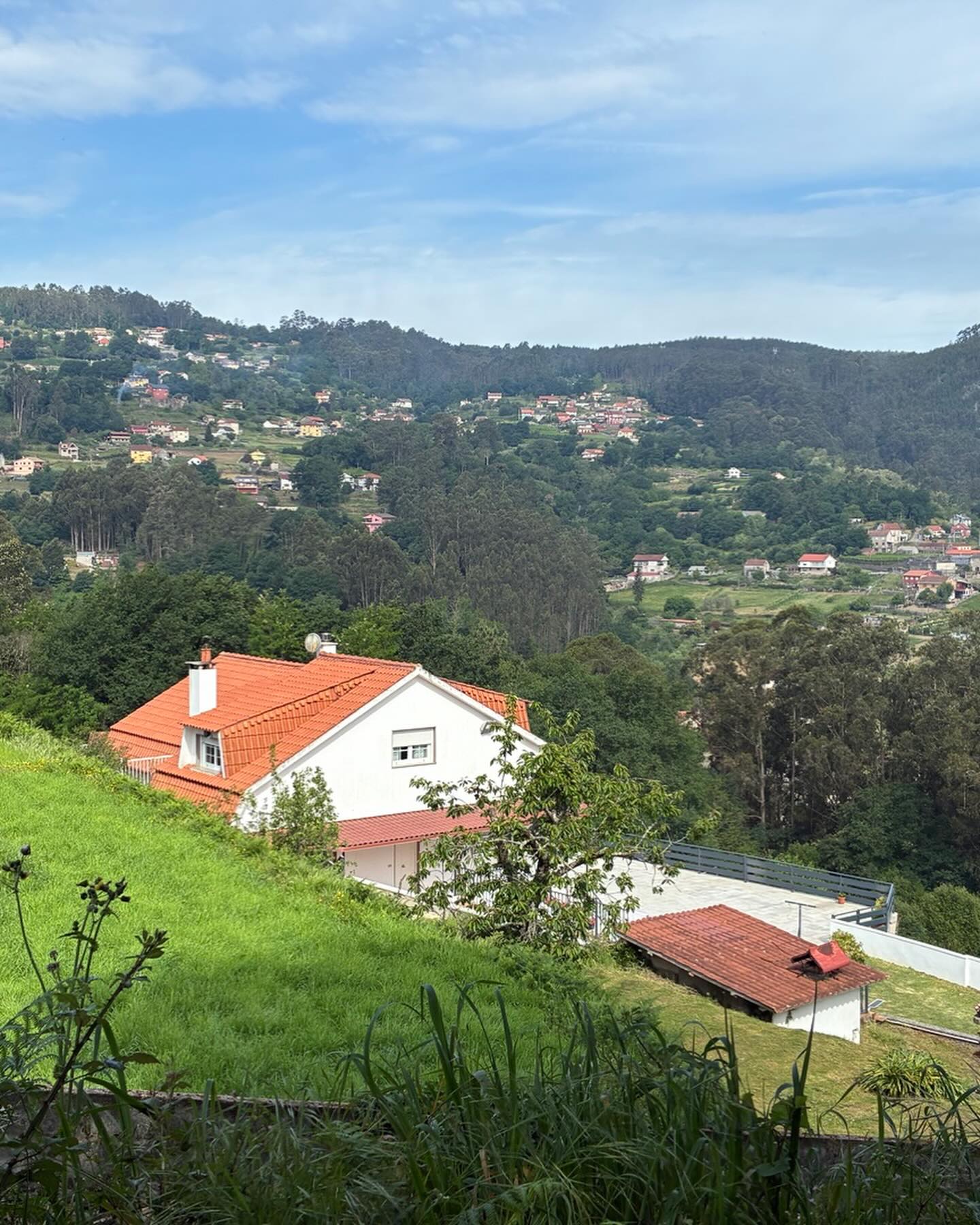 Day 2 on the Camino was a big one… 24km from O Porrino to Arcade. There were also a few more climbs on this section. It was a very social day today, chatted with people from England, Belgium, Italy, Brazil, Ukraine and Portugal.