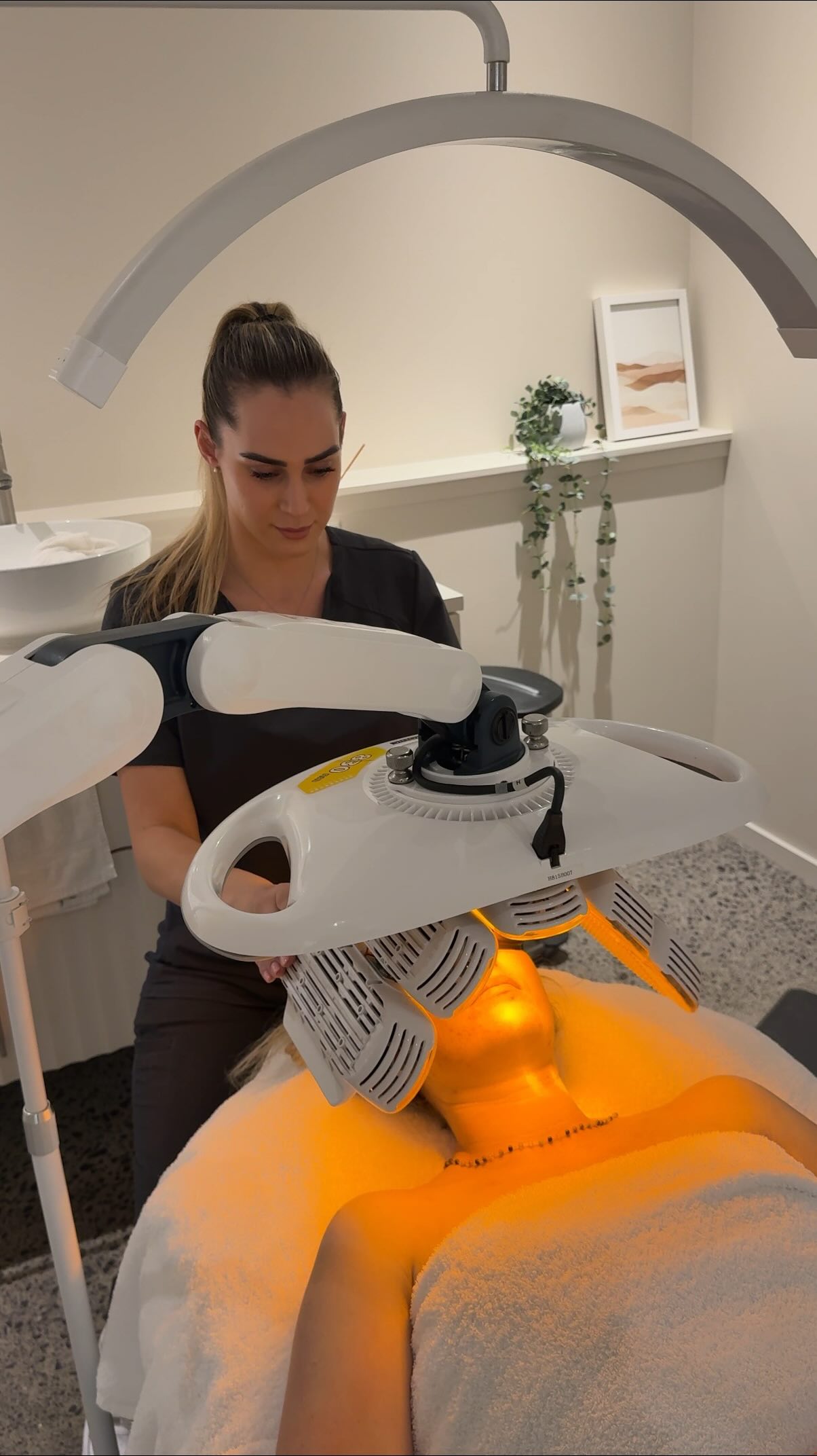 ✨Mother’s Day Glow Facial Voucher Offers✨
Facial only – $149 (valued at $199)
Bundle 1 – $199 · Facial + CC Cream (RRP $289) — colour matched when Mum redeems in store
Bundle 2 – $199 · Facial + Quad Pack + Angle Brush (RRP $259)
Book online now through link in bio 🔗