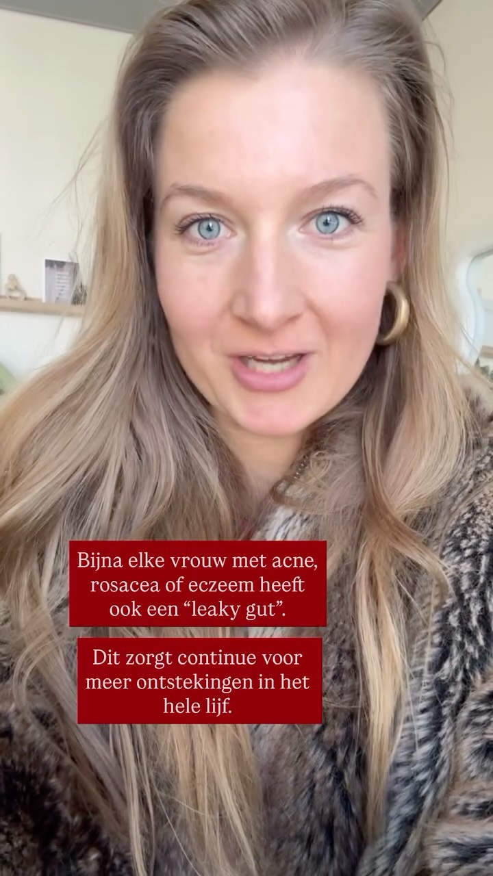 Bijna iedere client met huidklachten heeft een leaky gut (tegenwoordig heet dit hyperpermeabele darm) en daarmee continue meer belasting op het immuunsysteem.
Hállo meer ontstekingsactiviteit.
Hállo meer behoefte aan onstekingsremmende voeding.
Zo belangrijk om de oorzaak te achterhalen van deze ‘’darmstress’’. Wanneer je die achterhaalt dan ga je duurzaam je huid herstellen. Van binnenuit.
Wat kan de oorzaak zijn?
1. Slechte vertering
2. Voedingsintoleranties
3. Tekorten in voedingstoffen
4. Te weinig ontstekingsremmende voeding
5. Bloedsuiker stress (door te veel/te weinig eetmomenten of geen goede combinaties).
Wat zijn symptomen van leaky gut;
- Huidklachten (ofc)
- Opgeblazen buik
- Brainfog
- Energie dipjes
- Allergieën/hooikoorts
Heb jij wel eens gehoord van een leaky gut? Of denk je dat je het hebt?
🤍