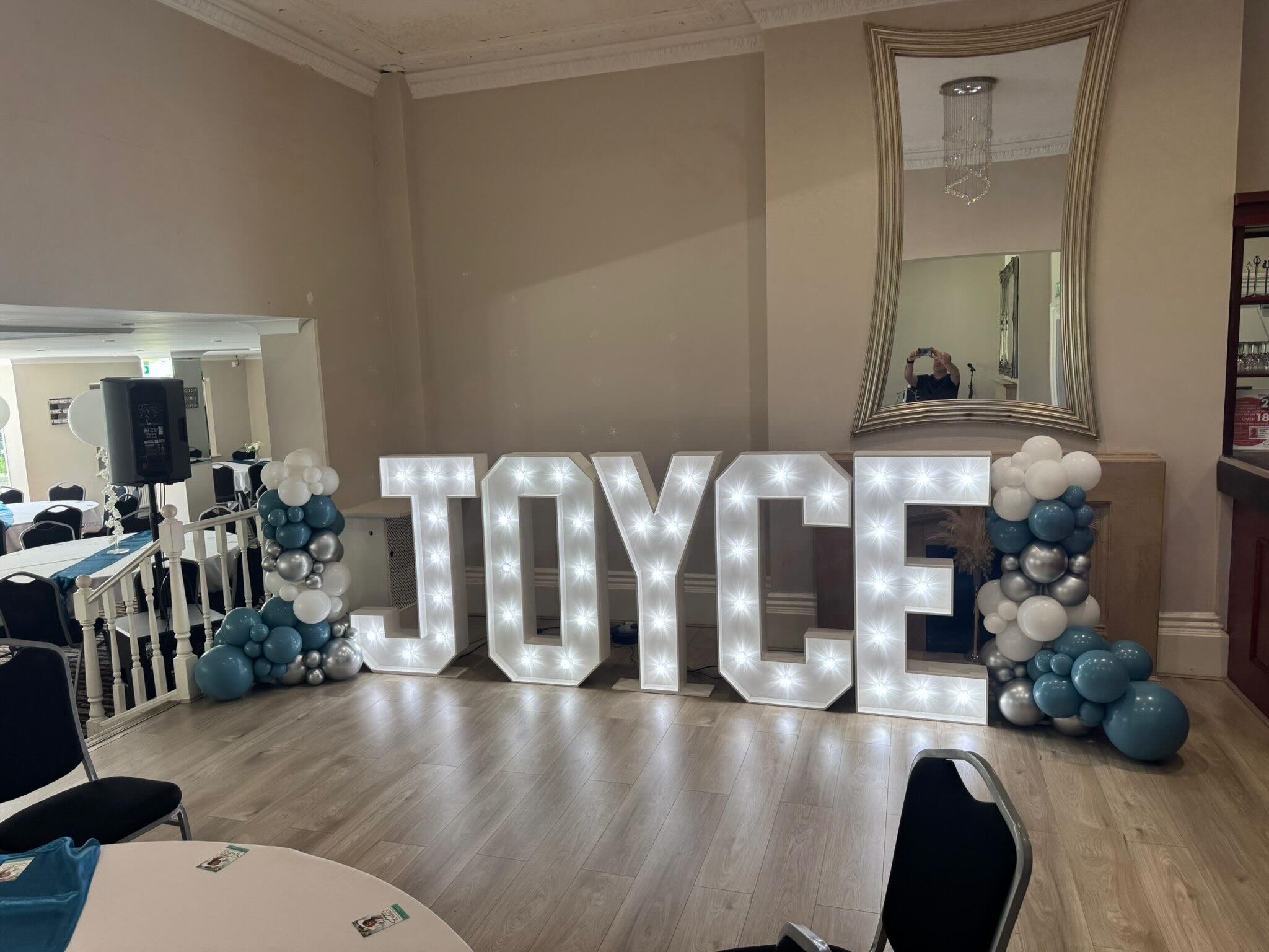 On Wednesday we teamed up with @inspiredevents_bybianco to prepare the room for the wake of Joyce. Thoughts with her family and friends β€οΈ