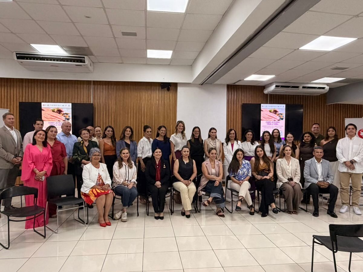 Nuestra socia comercial en Guadalajara, @svanhoorde participó en una conversación clave sobre agricultura, minería y el papel de las mujeres en sectores estratégicos para el desarrollo económico del país👩🏼🌾⛏️