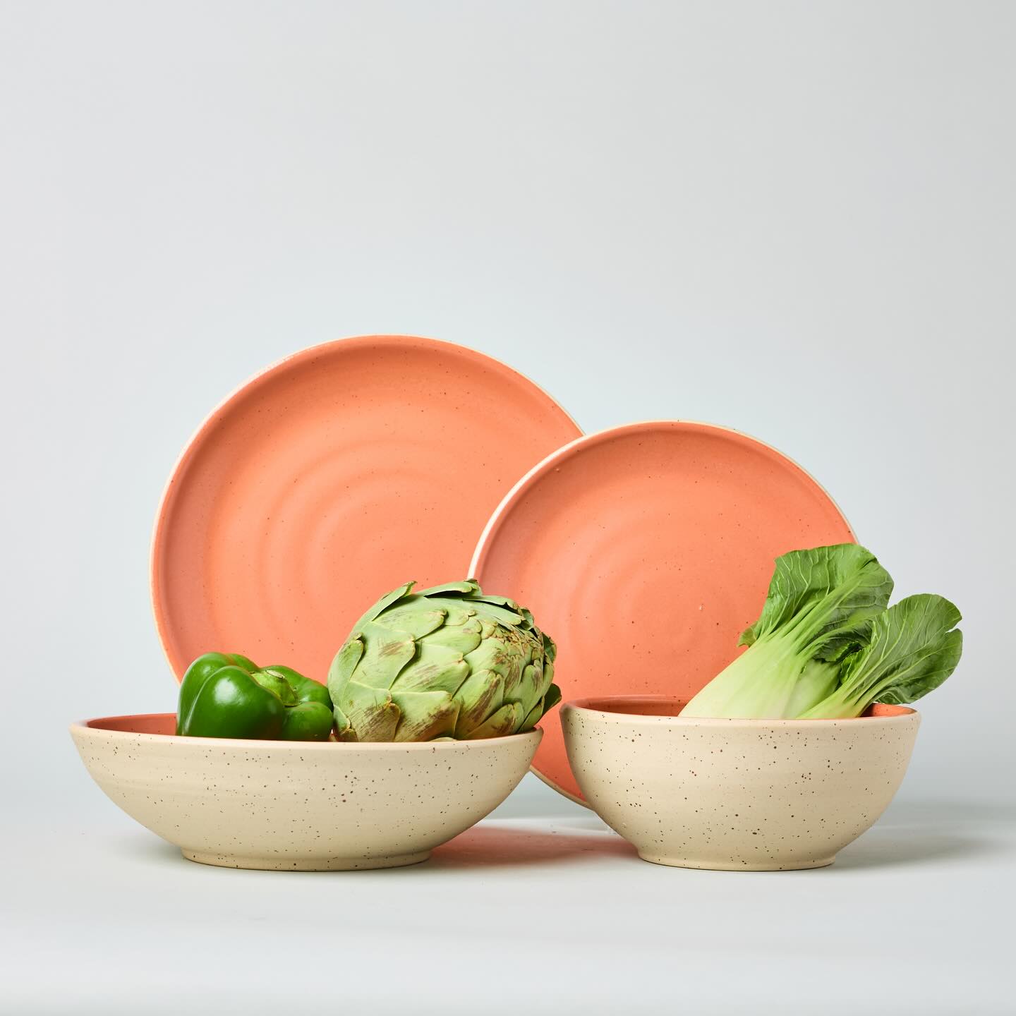 Good news we have some coral plates available this Sunday for our open studio sale.
Bad news it won’t be sunny…
Get your umbrella and come and see us!
Coral plates, bowls and mugs. All available on our studio open sale this Sunday.
It might be this rainy this weekend but we have some bright colours to brighten up your day!
#coral #plates #dinnerware #stoneware #handmade