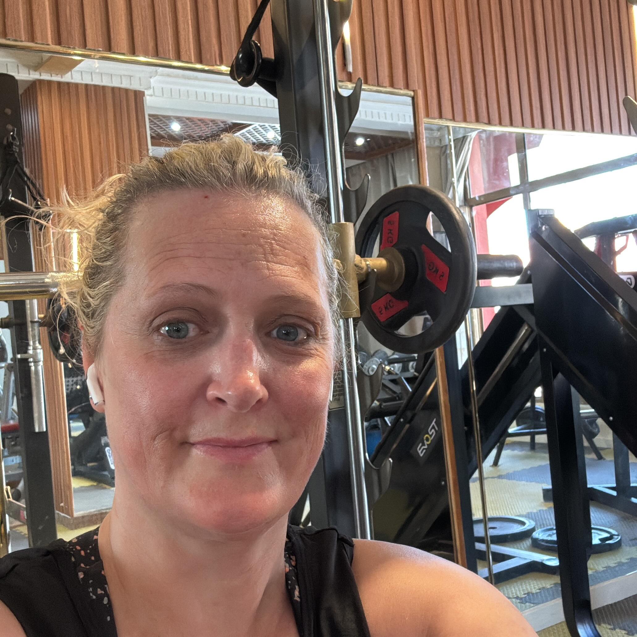 Always happy when I find a decent gym when on holiday. This one has everything I need to do my usual regime - hope you all have a nice day đđ