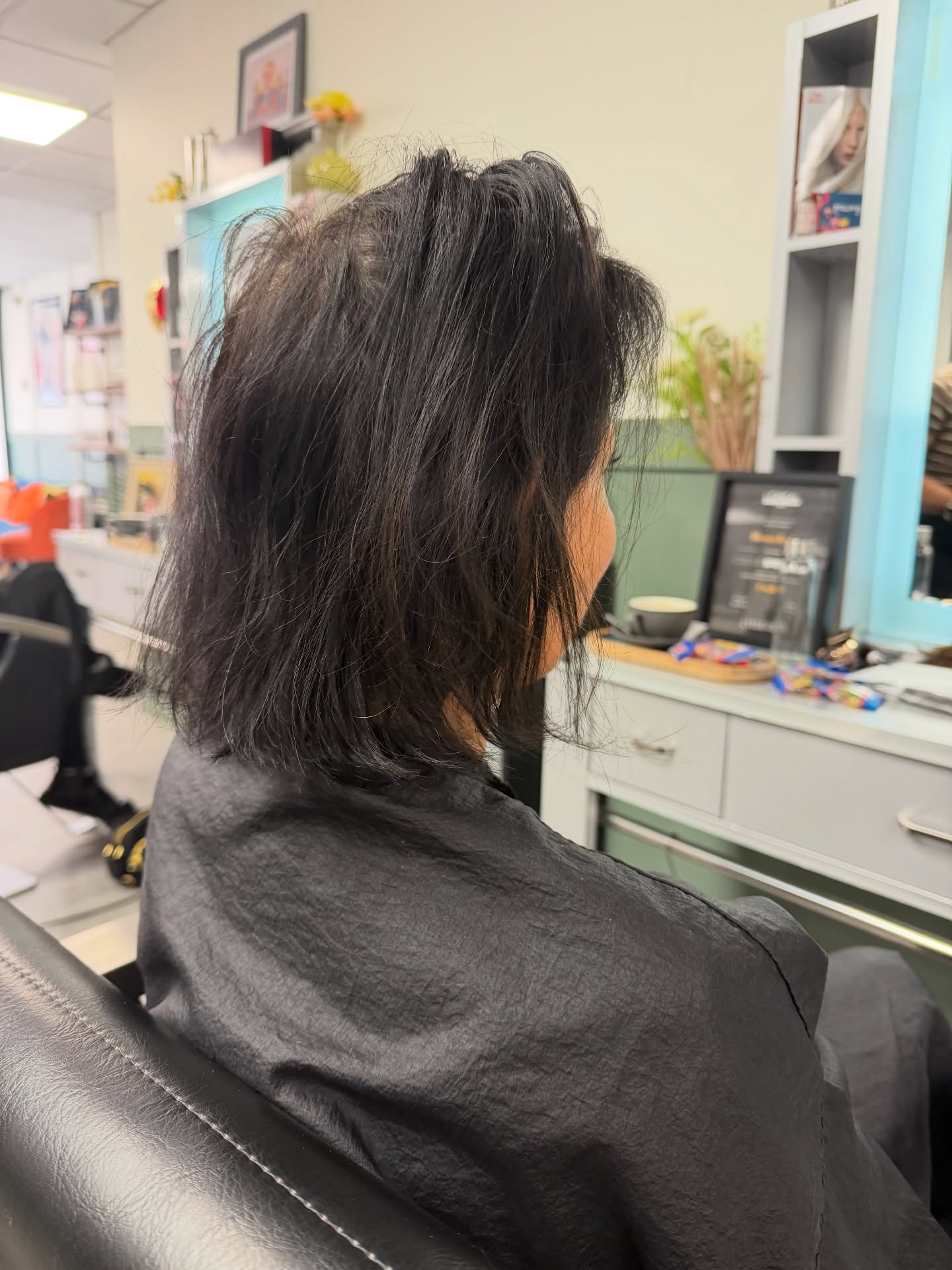 What bob?! 😉 Swipe for the transformation.
A complete length and volume revival using a bespoke blend of Beauty Works Cinnamon Melt and Chestnut Mix ✨
We created this seamless transformation using Nano Bonds for discreet detailing and an XXS Weft for added fullness, giving the perfect balance of natural movement, thickness, and luxe long hair.
The result? Rich brunette tones, soft dimension, and the kind of length that turns heads 🤎
Extensions should never look obvious — just effortlessly beautiful.
Ready for your own transformation? Book your consultation
#TheHairHouse #BeautyWorksExtensions #NanoRings #WeftExtensions #hairtransformation