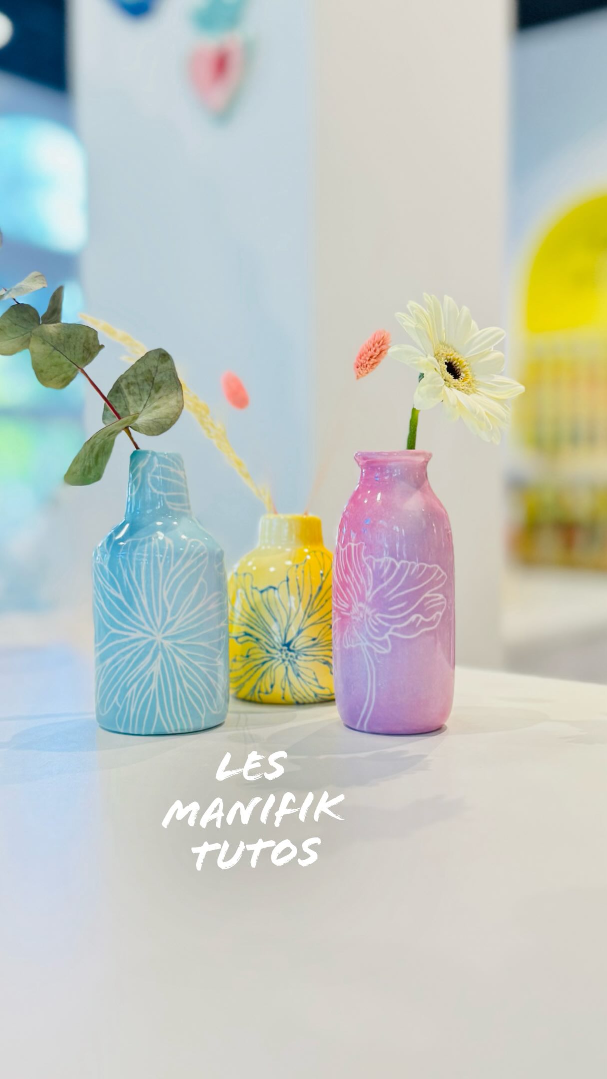 🧑🎨 Manifik tuto : Envie de maîtriser le dégradé et la gravure pour vos prochains chefs-d’œuvre ? ♥️
3 vases, 3 harmonies colorées… et une même envie : faire éclore votre créativité ✨
Dans ce nouveau Manifik tuto, nous mettons à l’honneur deux techniques incontournables pour votre séance de peinture sur céramique:
- le dégradé à réaliser avec l’éponge pour jouer avec les nuances 🌈
- et la gravure au pique en bois pour révéler de délicats motifs fleuris. 🌸
Un duo parfait pour créer une composition de pièces tendances, poétiques et entièrement personnalisées, dans l’air du temps ✨
Et si c’était à votre tour de faire éclore le Manifik en vous ?
Réservez votre séance de bien-être créatif directement sur manifik.fr ♥️
céramique Strasbourg, atelier céramique Strasbourg, céramique café Strasbourg, tuto céramique, peinture sur céramique, séance de bien-être, technique dégradé, gravure sur céramique, loisirs créatifs Strasbourg, activité créative, idée sortie Strasbourg, DIY Strasbourg, décoration intérieure tendance, vase à personnaliser, artisanat local Strasbourg, activité entre amis Strasbourg, accessible à tous