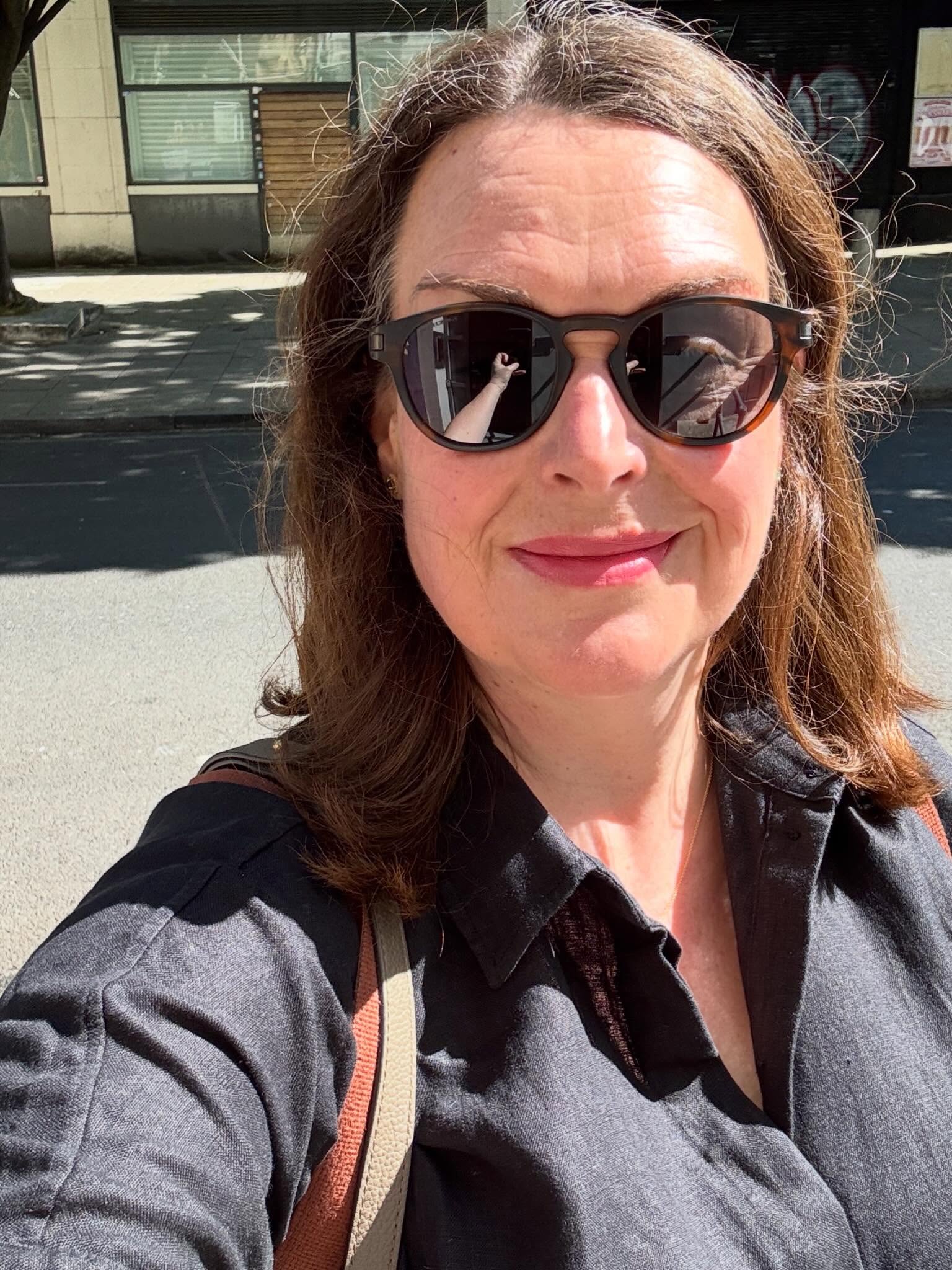 Friday Feels!
Behind the scenes of another week in Executive Coaching for High Performance.
I coach high-achieving C-suite, Directors, VPs, Founders and Heads Of. Here is what I am celebrating for them this week.
✅ processing complex emotions and options to make a confident decision on a difficult issue
✅ hosting a structured conversation between CEO and newly established leadership team so every voice is heard
✅ understanding that what drives your employee, even when their choices baffle you, is what shifts your relationship and their behaviour
✅ championing the team leaders doing the hard work of driving targets and keeping engagement high
✅ a reunion of The Confidence Club February cohort. The ladies are TRANSFORMED! Thrilled for them
Next cohort starts 9 June. Mail me for details.
What’s the highlight of your week?
#executivecoach #confidence #highperformance