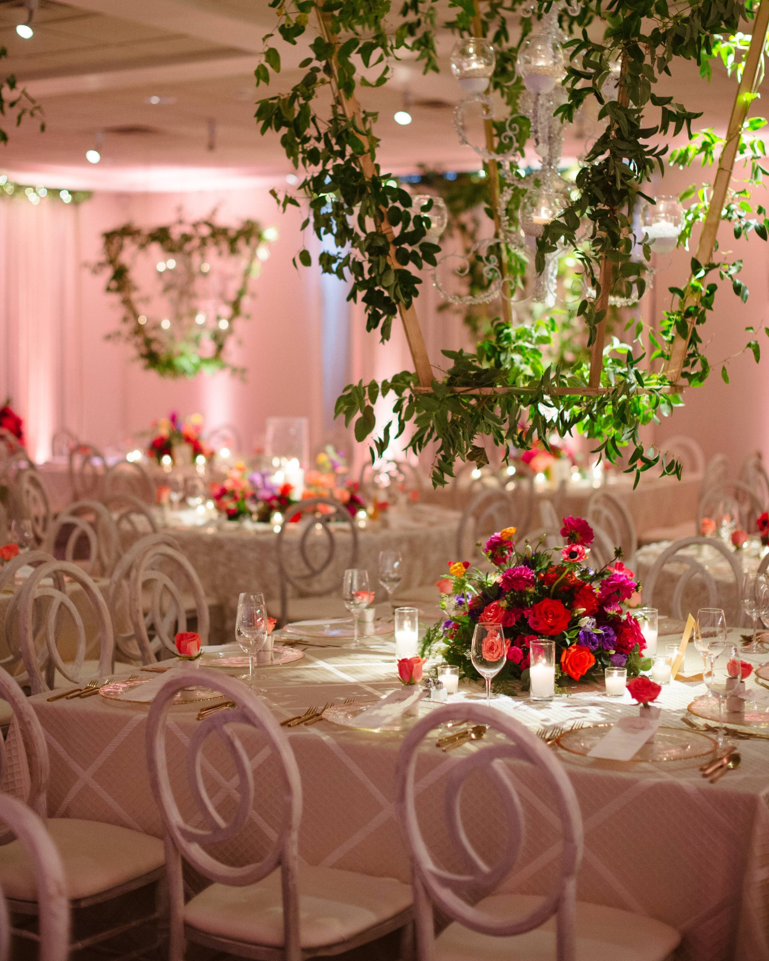 Vibrant florals and hanging centerpieces, perfectly balanced with gold-toned neutrals and a touch of bold pattern 🌺🕯️
Design, Floral & Planning: @joemineocreative
Photography: @michaelwillpro
Rentals: @eventsourcerental @the1978collection
Linen: @lniquelinens
Venue: @thelakeclubohio
Lighting: @fortytwo4u
Hair & Makeup: @sinprettybeauty
#weddinginspo #colorfulweddings #pinkweddings #weddingflowers #weddingdecor