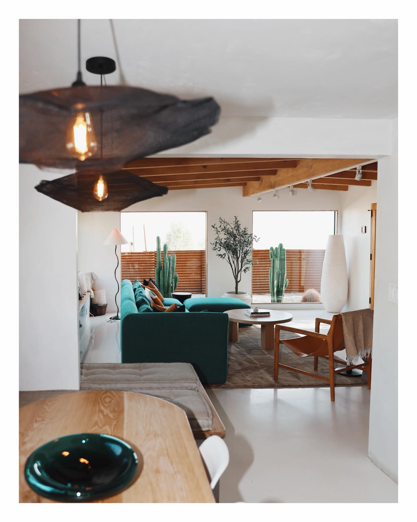 The Aerie through your eyes @emilyeizen. The feeling was felt and we can’t stop looking!
We hope you enjoyed your stay,
Cocoon
#travelcalifornia #joshuatree #influencerstay #wellnesstravel