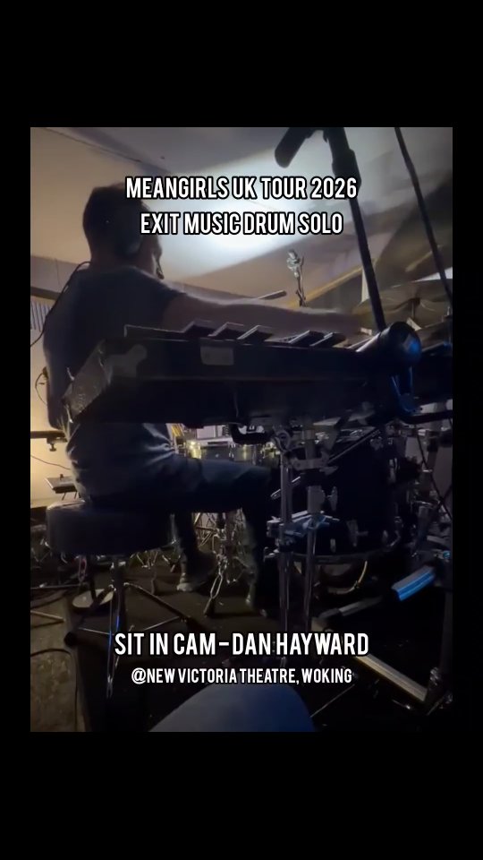 Another sit in cam video of the improvised solo in the Exit Music on the Meangirls tour, this time courtesy of the legend that is @adambloordrums who joined me in the booth In Woking yesterday.
As always with these solo things, I tend to try not to think about it and to never play the exact same solo twice (gig and material depending though, obviously...).
Hope you enjoy!
The full video of the Bows and Exit Music is on my brand new YouTube channel! (not sure if I've mentioned it before, have a look and subscribe if you want...you don't have to...link on my page).
.
.
.
.
.#meangirlsuktour #theatredrumming #drumsolo #drumcam #musicaldrumming