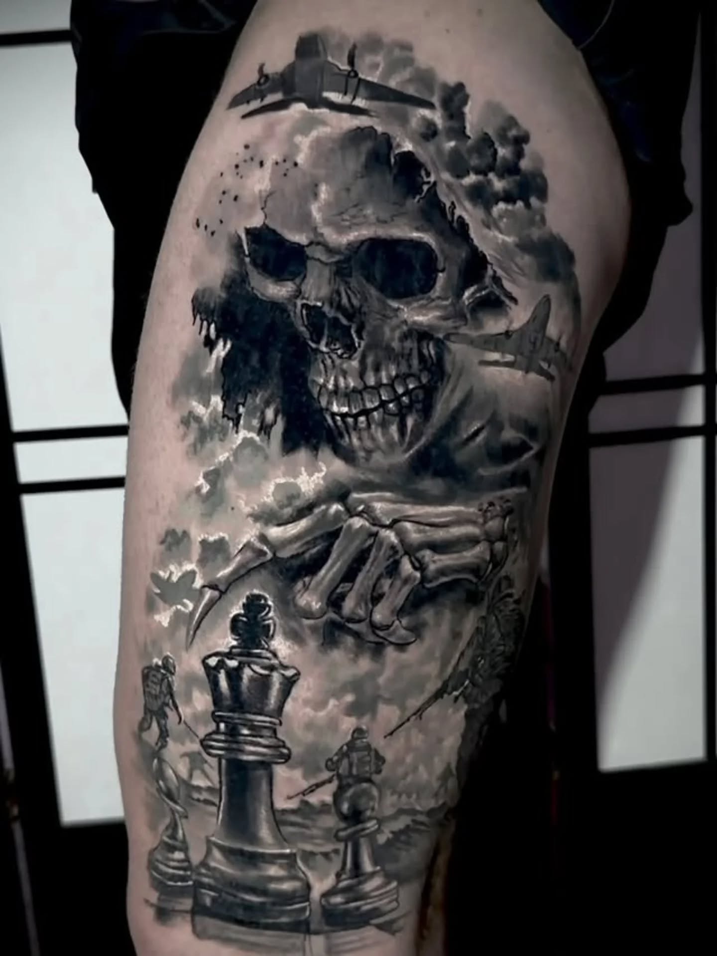 Checkmate! โ๏ธ
Isn't this an amazing piece of art from @caxatattoo
Make sure to give him a follow!