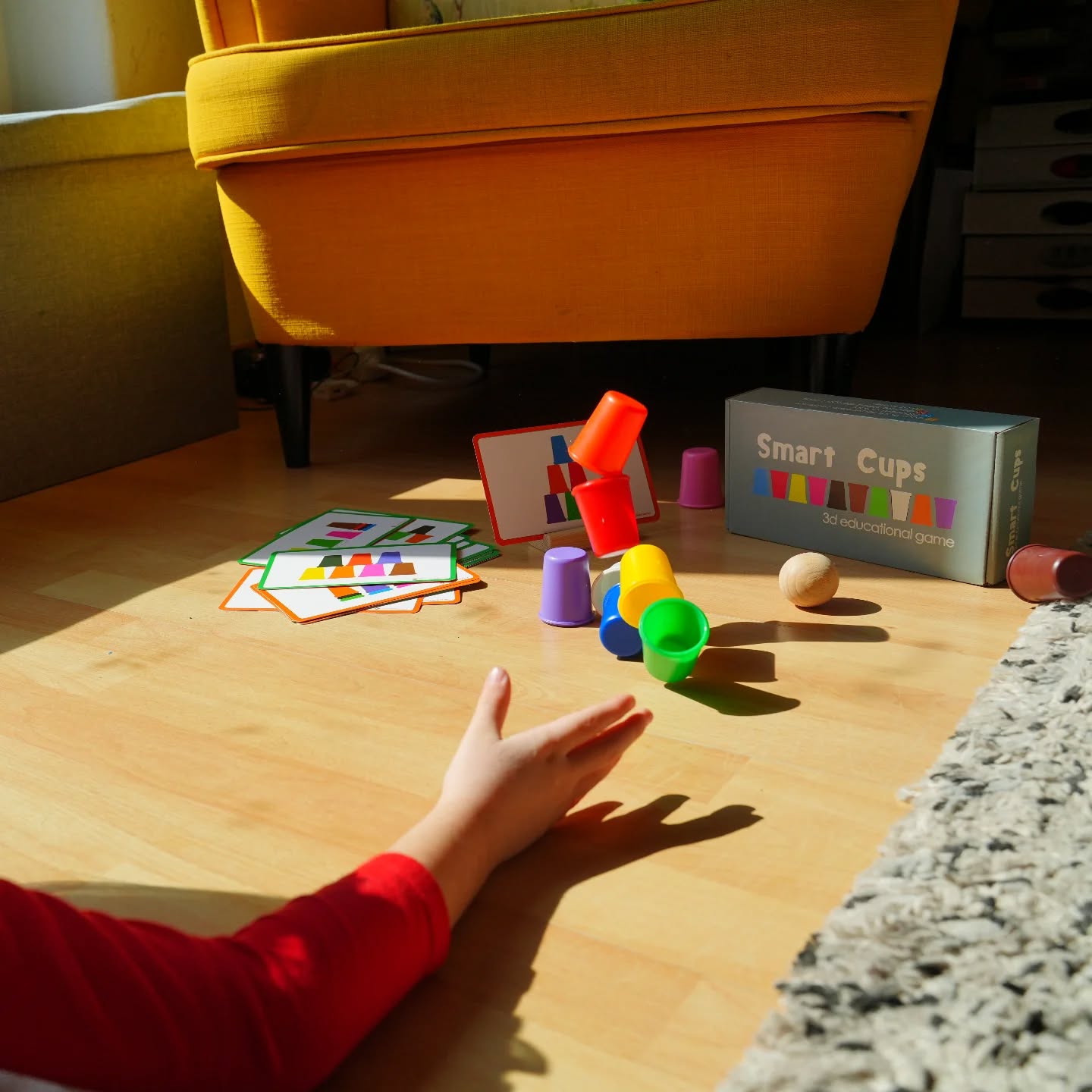 1 wooden ball to knock down the formation
Smart Cups can be played independently or in a small group taking turns. This toy can support learning individually as well as learning how to take turns, cooperate, and share.
EDUCATIONAL TOY : Our Smart Cups stimulate the following cognitive skills: Concentration, Language, Logic, Problem Solving, Spatial Insight.
Copying images from 2D as shown on the task cards to 3D is a highly challenging activity and vitally important for early childhood education.