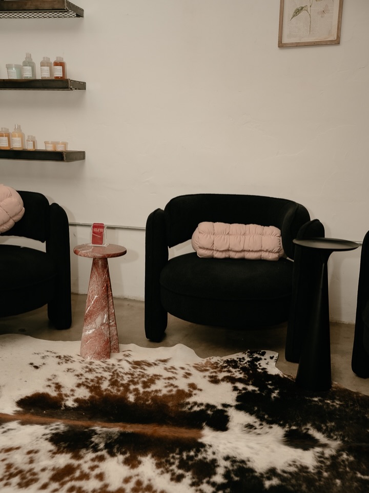 Haus Tour 🫶🏼
Two months since grand opening and we already feel so at home in our space. Northern Liberties has been the perfect neighborhood for our quiet luxury hair salon.
Come experience your dream hair home 🤎
Best balayage in Philly, dimensional hair color specialist, color expert, low maintenance luxury