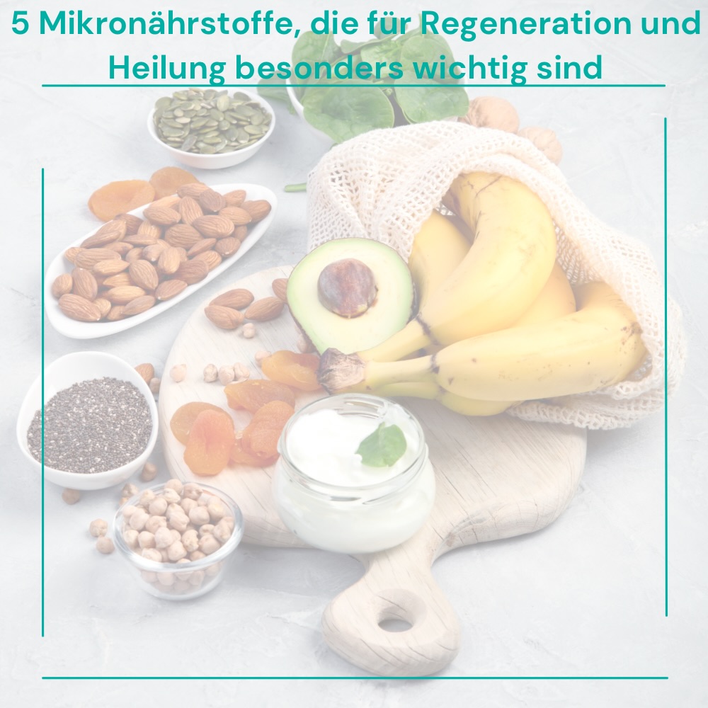 Makronährstoffe liefern Energie – aber Mikronährstoffe entscheiden oft darüber, wie gut Heilungs- und Anpassungsprozesse wirklich funktionieren.
Gerade in Therapie, Training oder nach Verletzungen spielt die Versorgung mit bestimmten Mikronährstoffen eine große Rolle.
1. Magnesium
unterstützt Muskelentspannung, Nervenfunktion und Energieproduktion
→ wichtig bei Muskelverspannungen und hoher Belastung
2. Vitamin D
entscheidend für Knochenstoffwechsel, Immunsystem und Muskelfunktion
→ ein Mangel kann Regeneration und Leistungsfähigkeit beeinträchtigen
3. Vitamin C
wichtig für Kollagenbildung und Gewebereparatur
→ unterstützt Heilungsprozesse von Sehnen, Bändern und Haut
4. Zink
spielt eine wichtige Rolle bei Wundheilung und Zellneubildung
→ unverzichtbar für Reparaturmechanismen
5. Omega-3-Fettsäuren
wirken entzündungsregulierend und unterstützen die Erholung des Körpers
Warum das so wichtig ist:
Viele trainieren konsequent oder absolvieren ihre Therapie – doch wenn diese Mikronährstoffe fehlen, laufen viele Prozesse im Körper nur auf Sparflamme.
Belastung setzt den Reiz.
Die Nährstoffversorgung entscheidet, wie gut der Körper darauf reagieren kann.
➡️ Fazit
Regeneration ist kein Zufall.
Sie ist das Ergebnis aus Bewegung, Erholung und einer guten Versorgung mit den richtigen Nährstoffen.
#Mikronährstoffe #Ernährung #Regeneration #Physiotherapie