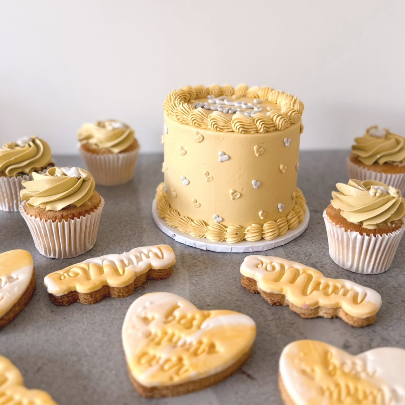🌸 Mother’s Day Sorted with Sweet Retreat NZ 🌸
Take the stress out of spoiling Mum this year… we’ve got everything covered 💕
Our Mother’s Day range is here and it’s as beautiful as it is delicious –
🧁 Gorgeous cupcakes $45
🎂 Mini cakes made to impress $65
🍪 Handcrafted cookies $30
All custom made using the finest ingredients from our award-winning kitchen – because Mum deserves nothing but the best ✨
Skip the shops, avoid the rush, and let us handle it for you. Whether you’re planning ahead or need a last-minute treat, we make it easy, thoughtful, and completely stress-free.
🚗 Pick up: Huapai – Saturday 9th May, 5:00–5:30pm
🚗 Local delivery: Sunday 10th May, 8:00–9:00am (perfect for a surprise in bed 💐)
⏰ Orders close Thursday 7th May – limited spots available!
Make Mum feel truly special this Mother’s Day without even leaving home 💖
Order here: www.sweetretreatnz.com