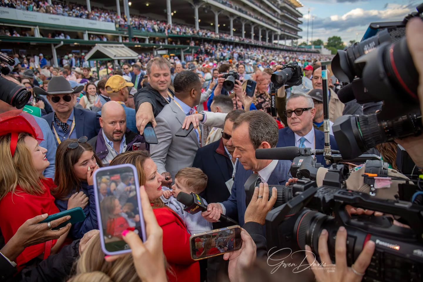 History has its eyes on you.
#KentuckyDerby