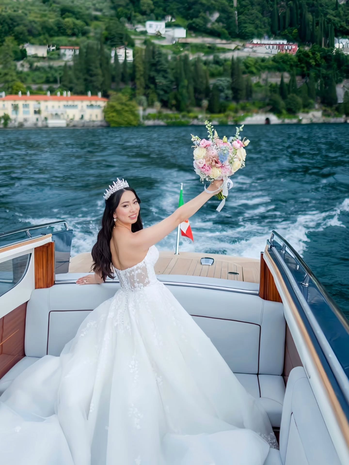 Just married on Lake Como… where dreams feel real 🌊💍 with Princess "Daphnee 🤍
WITH TRIAL ✨️
-------------------
Getting ready & Ceremony At @hotelvillacipressi
Makeup & Hair @weddingbyjoy
------------
#Lakecomomakeupartist #hairstylistlakecomo #lakecomobride #villacipressi #weddinglakecomo