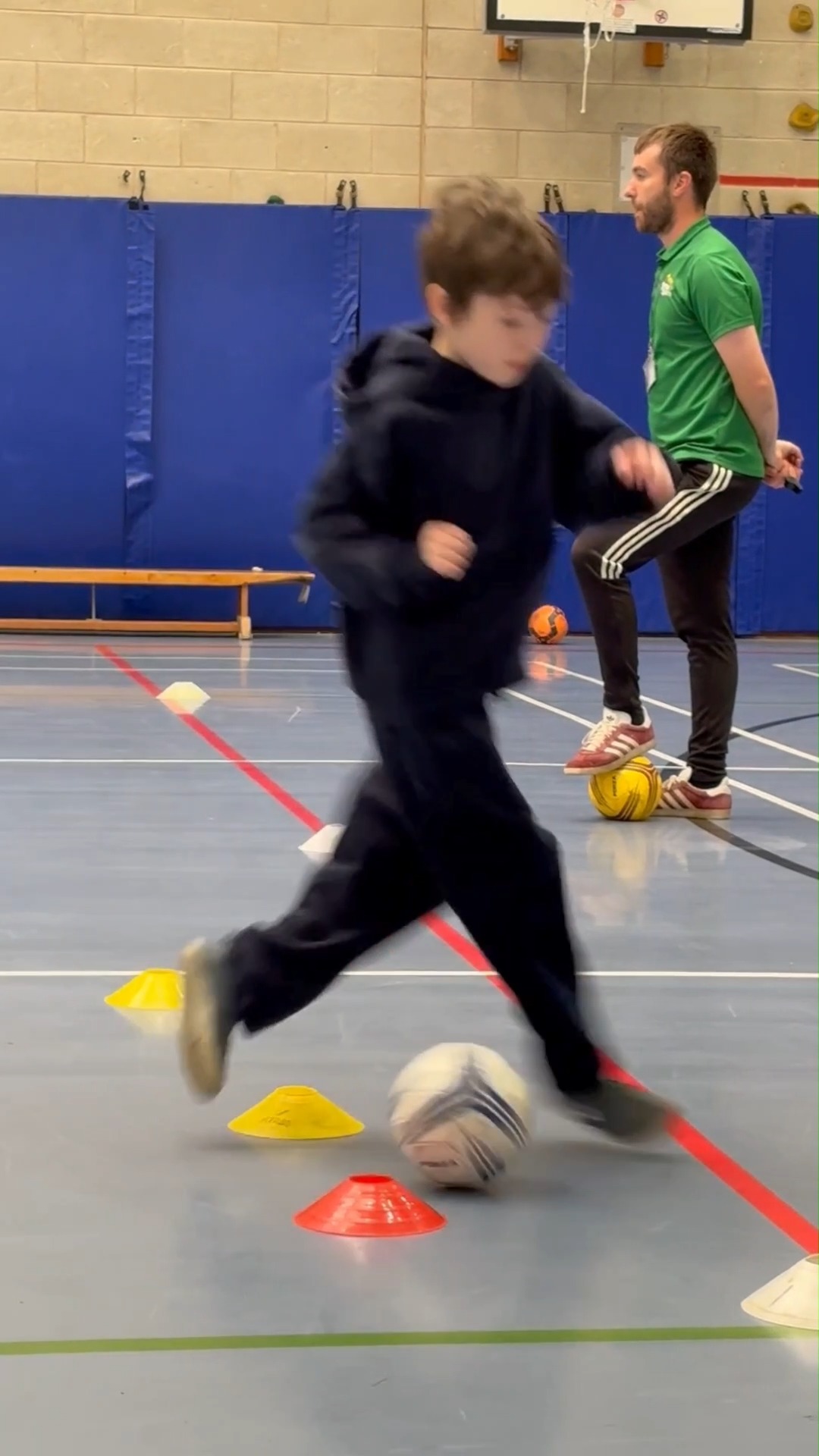 Kanga Sports Football Centres’ NEW 9+ class got off to a flying start! ⚽️
Our coaches were kept on their toes with some brilliant penalty practice, stunning passes, and a kids vs coaches game to finish.
Well done, everyone! 👏
Still some spaces free! https://www.kangasports.co.uk/football-centres