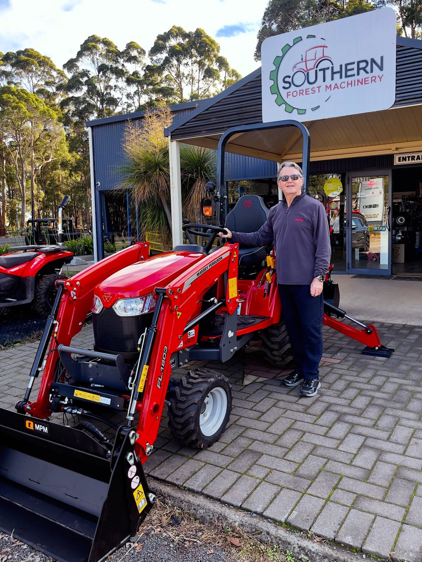 Congrats to David on this fully loaded Massey Ferguson 1GC.25 Tractor ready for work in Boyup Brook!
✅ Front End Loader with 4 in 1 Bucket
✅ Backhoe
✅ Premium Reversible Seat (with arm rests)
✅ Massey 1200 Slasher
Our team loved showing you through the machine and look forward to delivering it to farm.
@agcocorp
#masseyfergusson #boyupbrook #manjimup #southwestwa #farmingwa