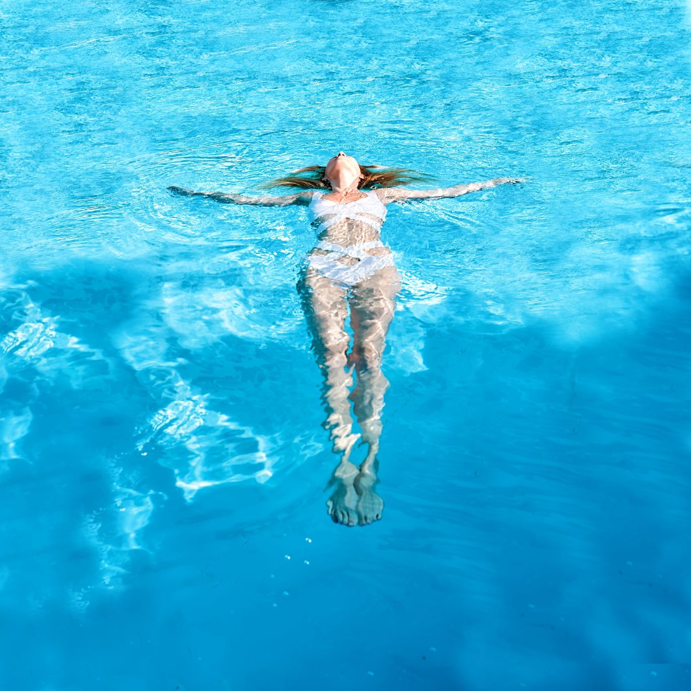 家族で過ごす時間、メンテで削らない?
iPOOLの自動ろ過で手間はグッと減る。
簡単チェックでOK。
素材にこだわったライナーで汚れも付きにくいから、掃除が短時間に。
忙しいあなたにぴったり。
#プールがある家
#別荘管理
#プールメンテナンス
#時短ライフ
#おうち時間
#ガーデンライフ
#家族の時間
#メンテ楽ちん
#水のある暮らし