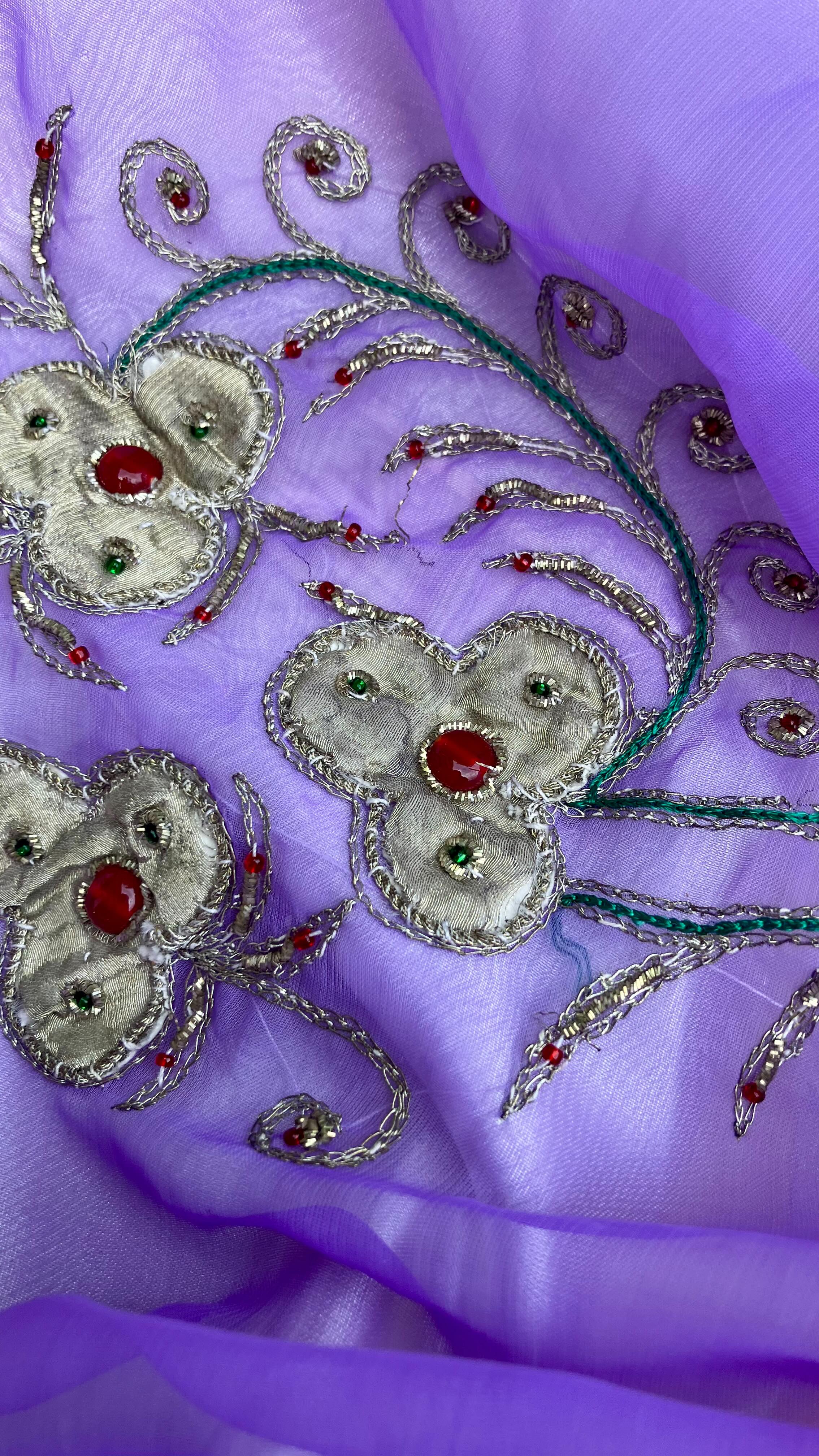 Sari-Upcycling
🪡🧵
#upcycling #sari #slowfashion #sophiapirrera #kunst