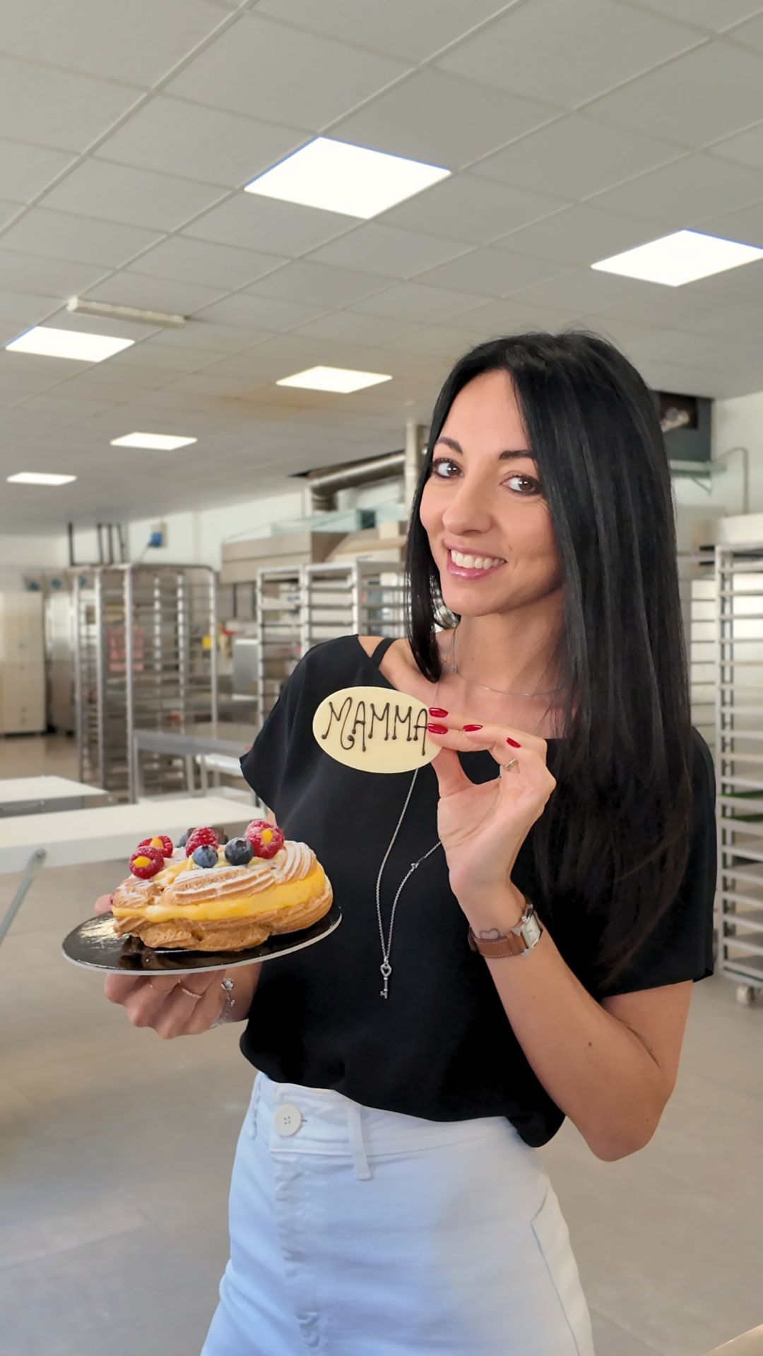 Per la Festa della Mamma, Solevè ha selezionato i dolci più amati… e una novità tutta da scoprire. 🤍
Crostatine alla frutta fragranti,
parisienne soffici e maritozzi farciti:
pensati per sorprendere e condividere un momento speciale.🌸
Disponibili e pronti per la consegna oppure per il ritiro diretto in laboratorio.
📍 Via Pastrengo 58, Moncalieri
📞 WhatsApp: +39 331 258 8607
Solevè – La dolcezza si condivide.
#festadellamamma #solevelaboratoriopasticceria #zeppoladellamamma #regalofestamamma