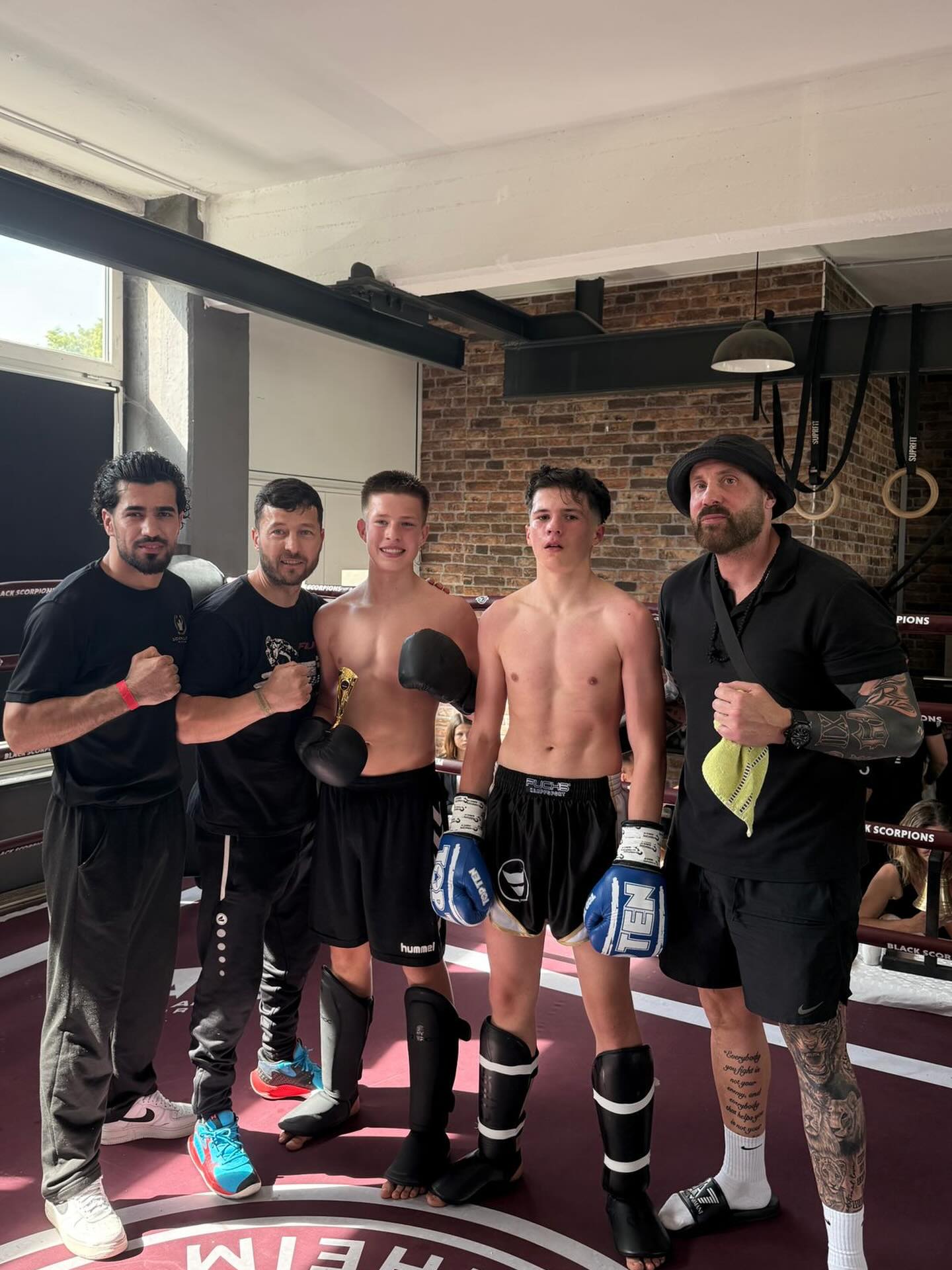 3 Siege und eine Niederlage bei den Rookie Fights in Mannheim. Glückwunsch an unsere Sieger 🥇. Wir sind stolz auf euch.🏆Danke an @black_scorpions_gym für die Möglichkeit bei euch zu kämpfen. Danke an @sadat_mansor1 fürs coachen 🙏