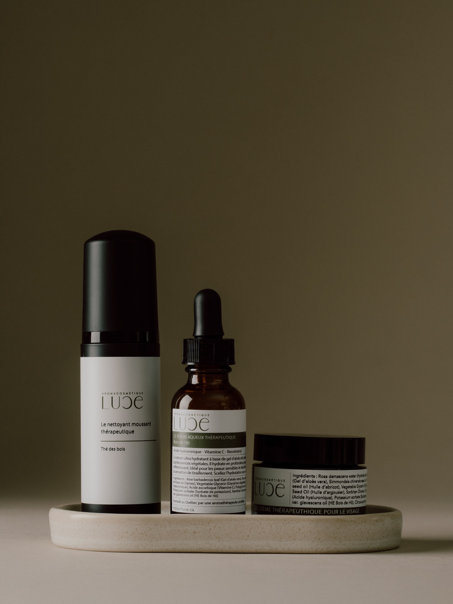 Votre peau change en ce moment ?
Ce n’est pas un problème de produits.
C’est votre routine qui doit s’adapter.
Chez Maison Luce, tout est formulé frais, selon les besoins réels de votre peau 🌿
→ Écrivez-nous, on vous guide vers VOTRE routine