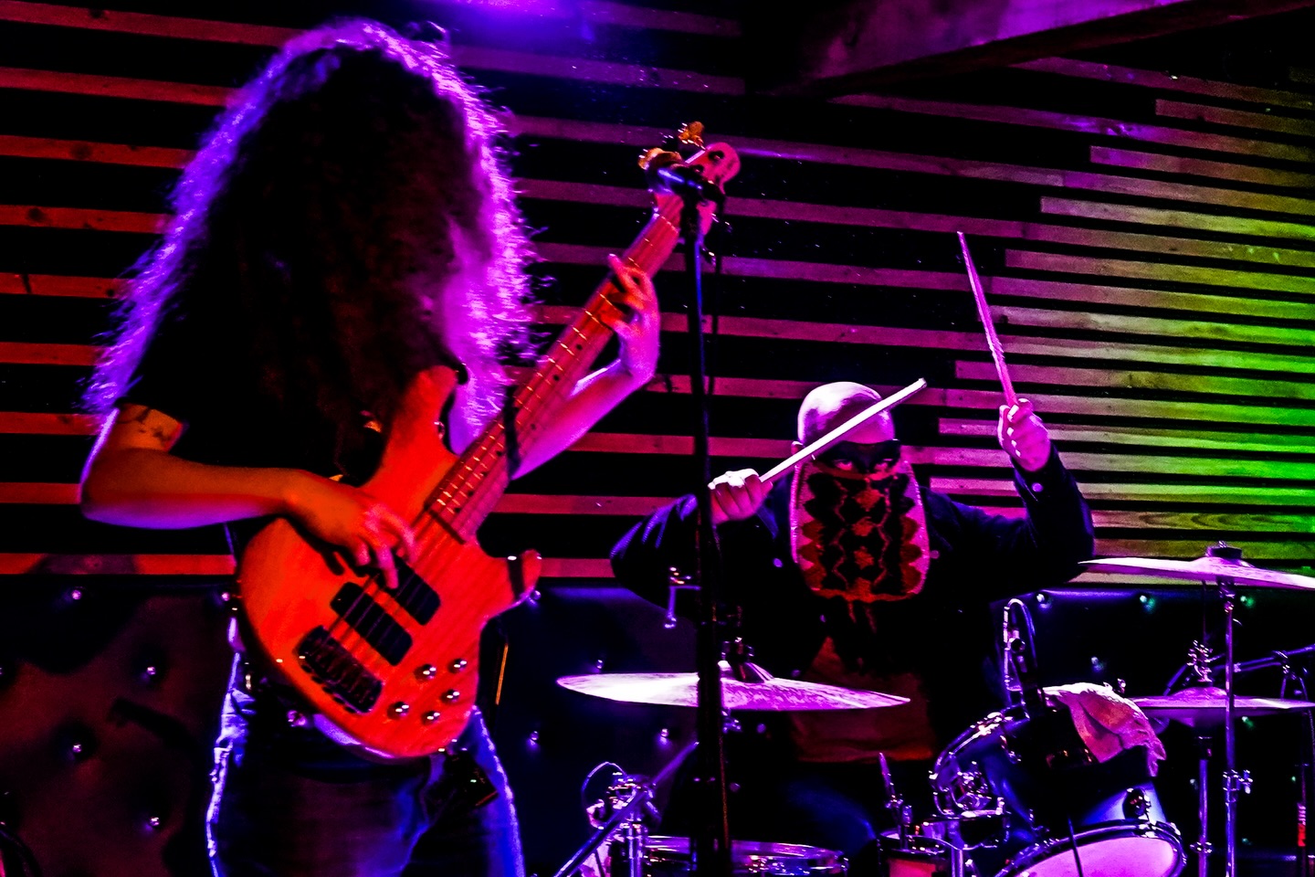 New venue unlocked 🔓 Next show is 5/15 @timstavernseattle with @actressband @starmatriarch @hihihiband. If you’ve been sleeping on us #WAKEUP!
📸 @ianphares
#seattle #livemusic #partyhard