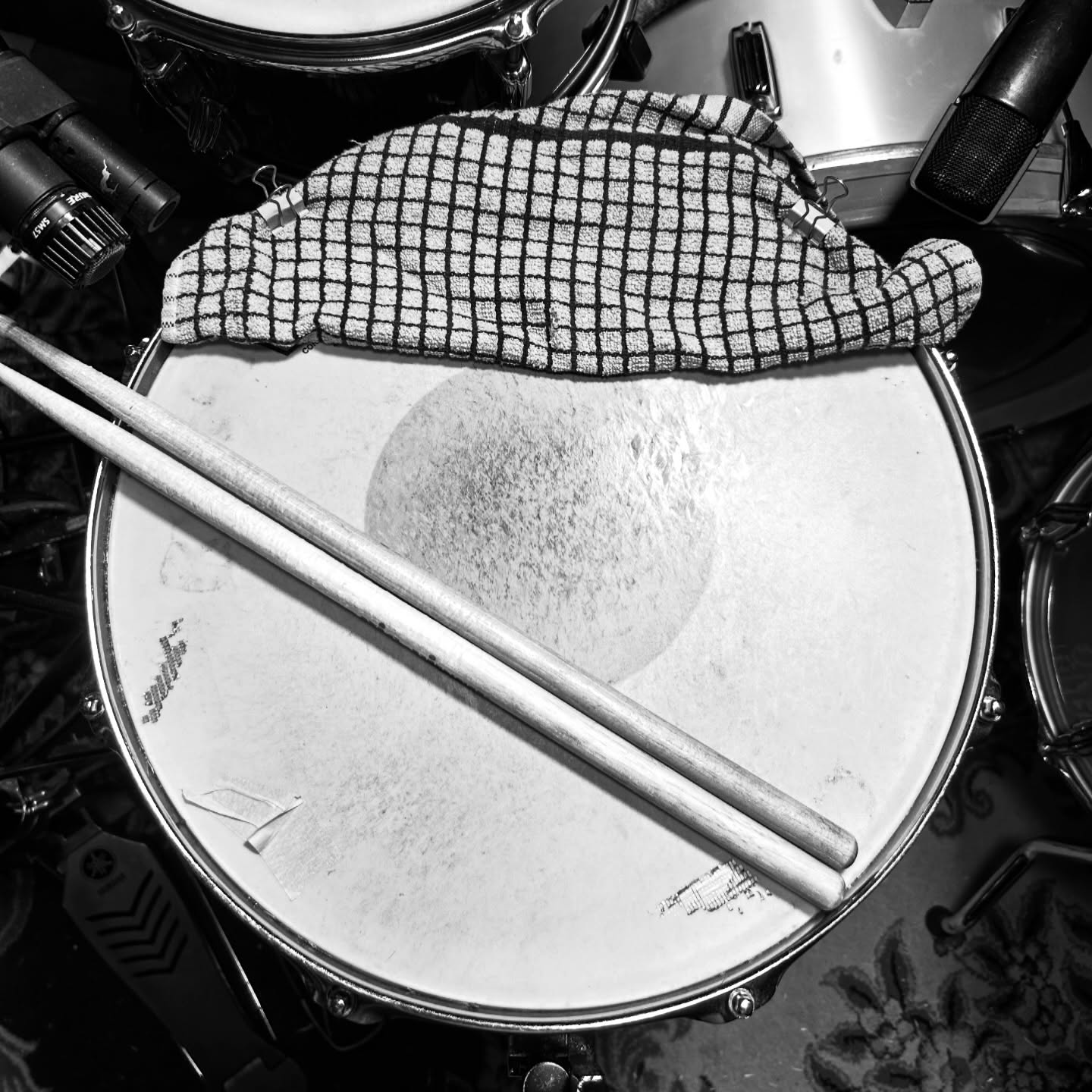 Could this snare head be older than me? π₯΄
#soundsfrommyattic #drummergram #remodrumheads #sessiondrummer #yesitsoundsamazingthatswhyillneverchangeit