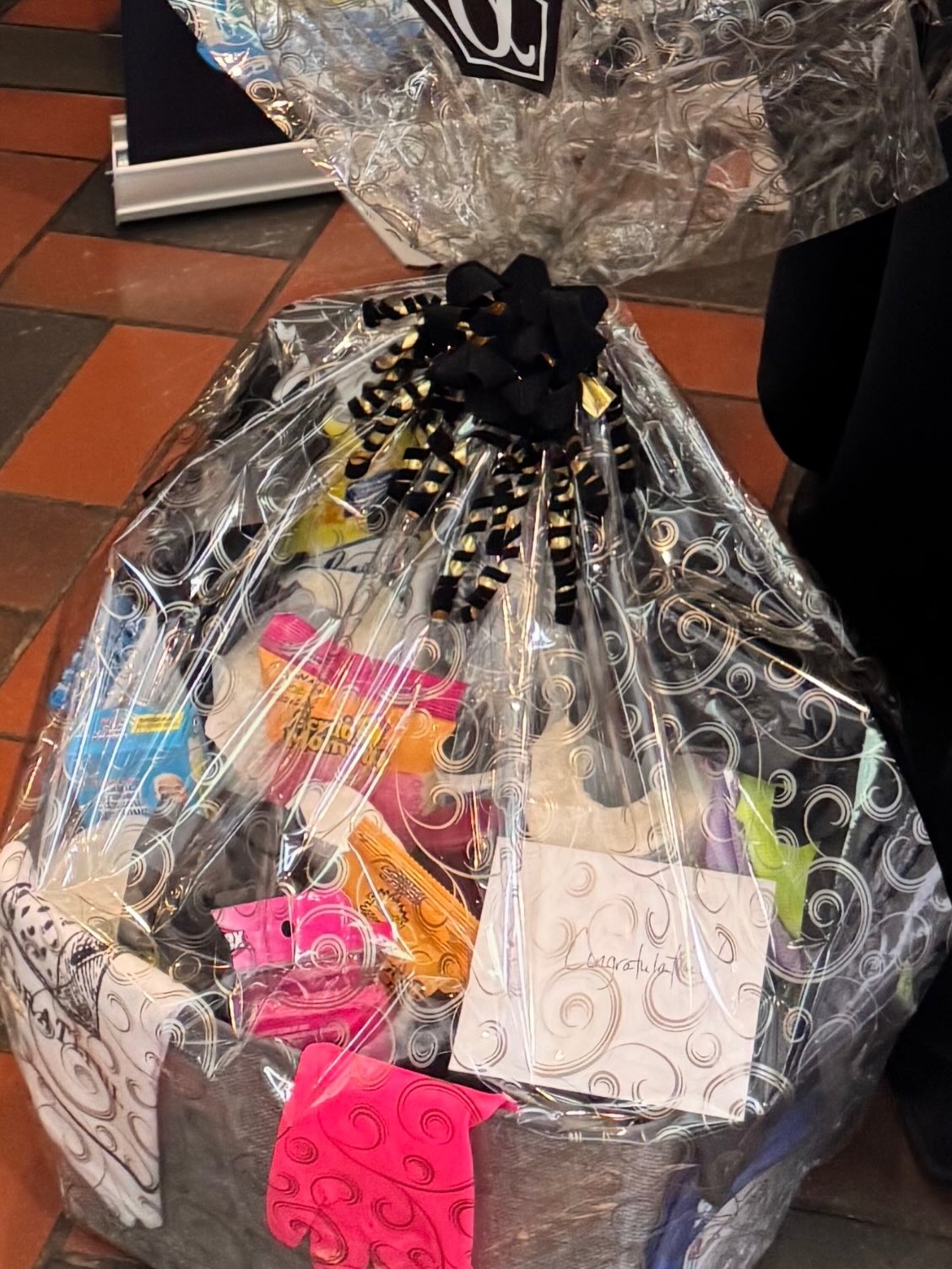 We love giving back to our community.
For the Tri-Cities Chamber of Commerce online auction, we put together a cleaning gift basket that included a thank-you card for a complimentary washroom clean.
Congratulations to our winner. When we arrived, we were happy to extend the service and complete two full bathrooms. The feedback was wonderful, and we truly appreciate the opportunity to support our clients and their homes.
Thank you to everyone who placed a bid on our basket. Your support means a great deal to us. If you didn’t win this time, we would still welcome the opportunity to connect and see how we can be your cleaning solution. @a5cleaningservices @tricitiescoc
#CommunitySupport #TriCities #CleaningServices #LocalBusiness #Grateful