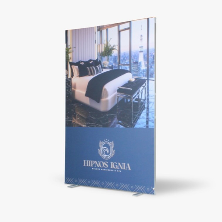 🙌 🔥 NEW - Cadre tissu tendu autoportant 🤩
Plus robuste, design et épuré qu’un simple Rollup, le cadre tissu tendu et autoportant vous permettra de cloisonner vos salons professionnels et d’en mettre plusieurs côte à côte pour y faire un beau mur bien linéaire, avec élégance.
Même seul, c’est un outil qui aura un bel impact sur votre image, vos produits.
➡️ Disponible en 100 ou 150 cm de largeur, et 230 cm de hauteur.
Structure + visuel
Support : Tissu stretch 240gr/m2 recyclé M1
Impression : Quadri recto verso
Conçu pour offrir un rendu visuel haut de gamme et sans reflets, ce totem textile s’intègre harmonieusement dans tous les environnements professionnels pour valoriser votre image de marque : véritable atout pour votre scénographie, il offre l’avantage majeur de pouvoir faire évoluer votre message à l’infini en remplaçant uniquement le visuel, vous garantissant ainsi une décoration toujours actualisée et percutante.
➡️➡️ www.ARCAMAC.fr
#pointdevente #salonprofessionnel #branding #foireexpo #plv