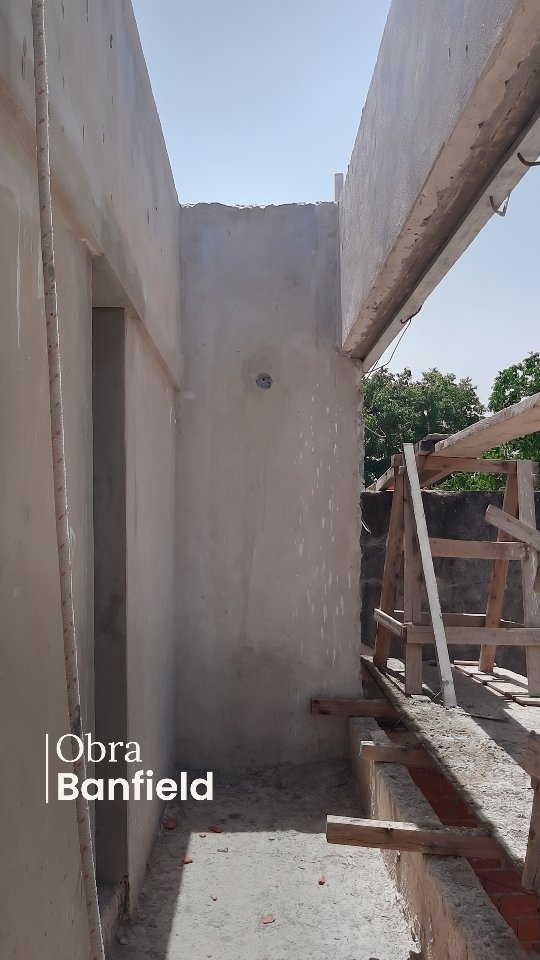 Avances de obra | Obra Banfield ️
El proyecto empieza a tomar forma y cada etapa nos acerca más a la idea inicial.
Estructura, materialidad y detalle empiezan a dialogar en el espacio construido.🏗
Seguimos trabajando para que cada decisión se traduzca en arquitectura.
Pronto más novedades.🧱🪜
#ObraEnConstrucción #Arquitectura #Banfield #ArquitecturaArgentina #Diseñoarg