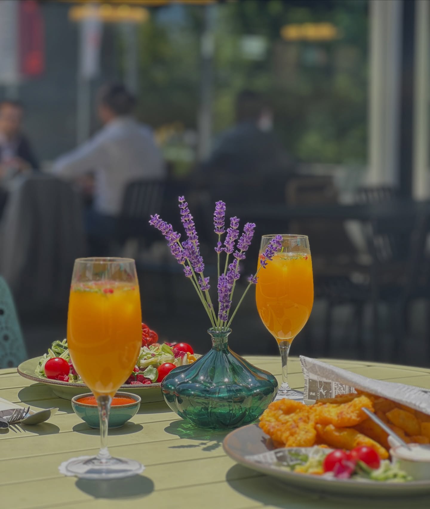 We’re four months in the year already, cheers to making it through! celebrate with a Spritz or two 😉