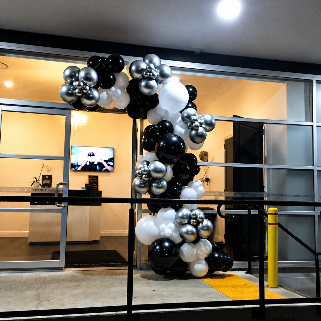 Shop front balloons
www.bailandoballoons.com.au