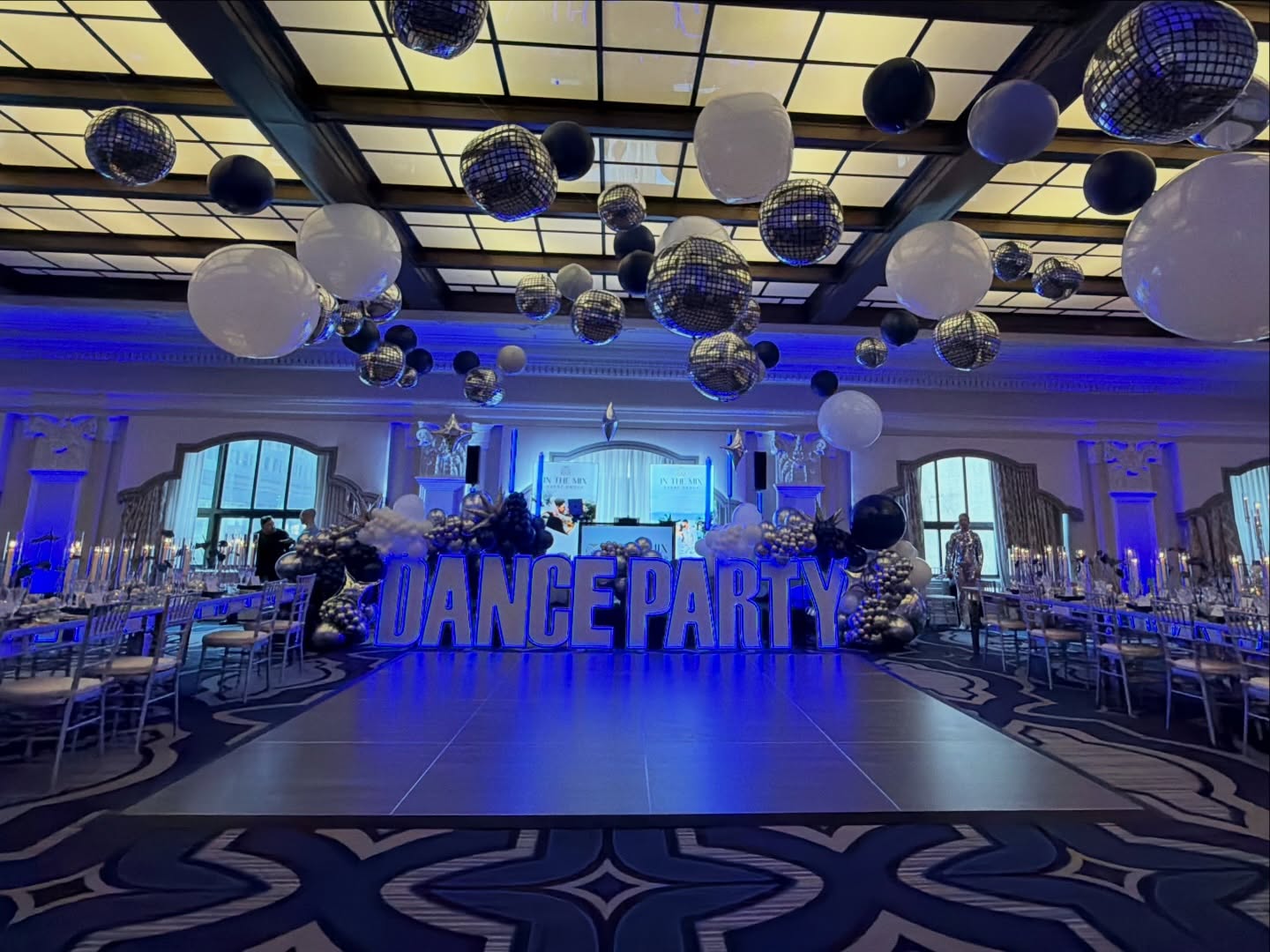 We’re still in awe over the Philadelphia Wedding Walk! ✨ We had the privilege of participating in not one, but TWO incredible venues for Philly’s biggest wedding showcase.
At The Notary Hotel, we teamed up with @justintimeevents to create an unforgettable room transformation. Our blue LED marquee letters brought the perfect glow to the space, while over 50 disco ball, white, silver, and navy orb balloons suspended from the ceiling completely transformed the room into a modern, show-stopping experience.
Talk about making a statement. 🤍
Collaborating with talented vendors and creatives is what makes this industry so special. We strive to create unforgettable moments for every event — big or small, private or corporate — throughout Philadelphia, Jersey, Delaware and the entire tri-state area.
Ready to transform your next event? Let’s make it a moment to remember! 🤩 ➡️ www.momentsbymax.com
.
.
.
#phillyballoons #phillyevents #philadelphiawedding #philadelphiaweddings #phillyeventplanner