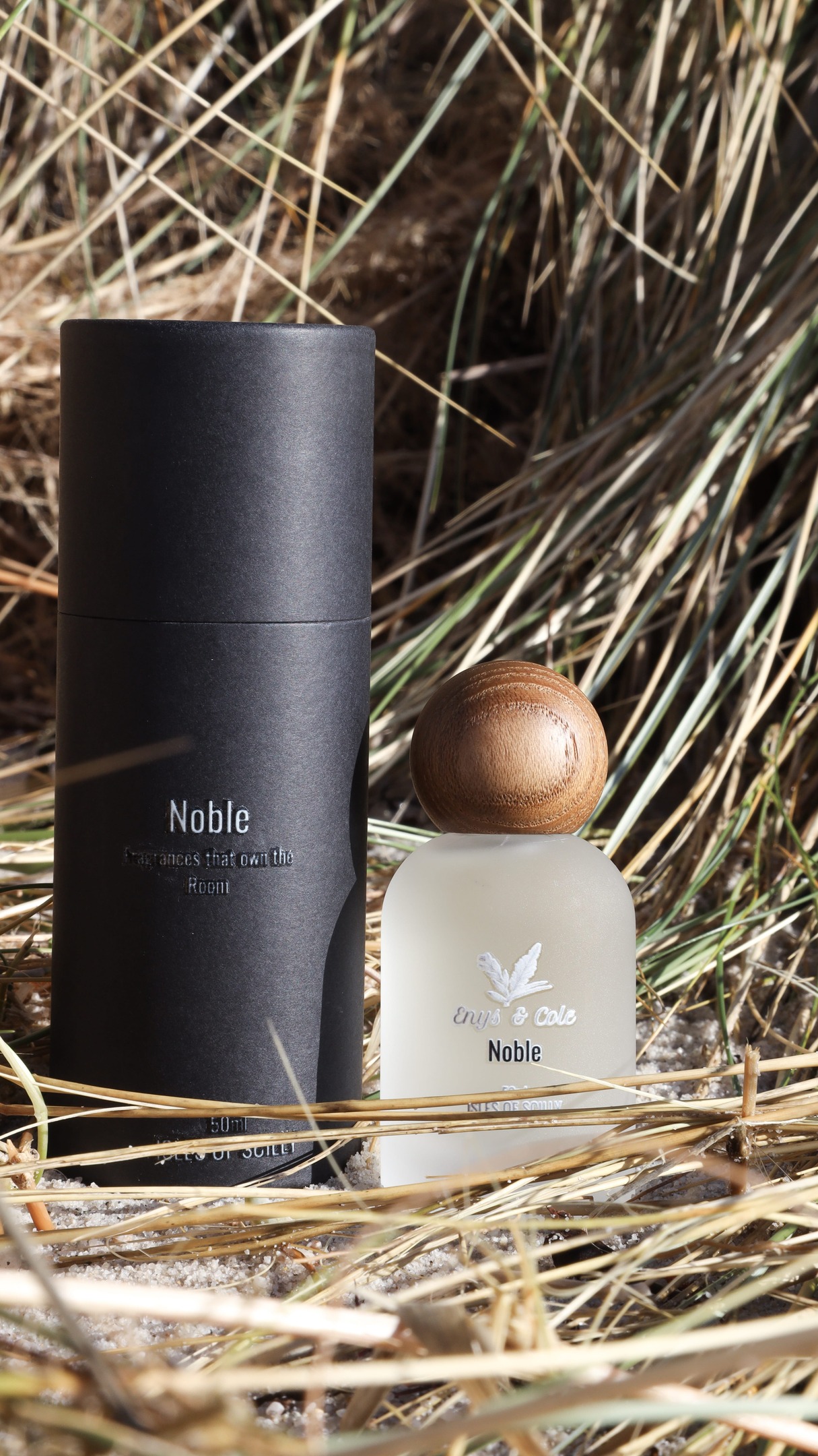 Lingers long after you’ve left the room ✨
Rich, airy, and effortlessly luxurious.
#BaccaratRouge540 #UnisexFragrance #LuxuryScent #FragranceOil #PerfumeLover #ScentOfTheDay #AmberWoody #LuxuryLifestyle #PerfumeAddict #FragranceCommunity #NicheFragrance #enysandcole #islesofscilly