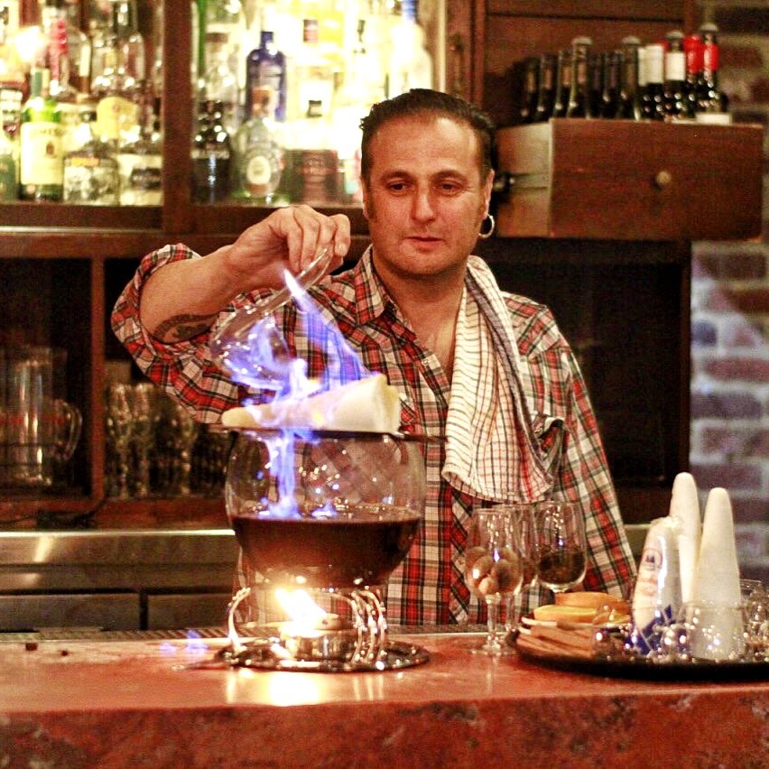 Itās nearly that time of the year where you can watch the boss set the bar on fire š„ Join one of our Mulled Wine Masterclasses and at the end, you can have your creation become part of a Feuerzangenbowle! #seeyouintwenty