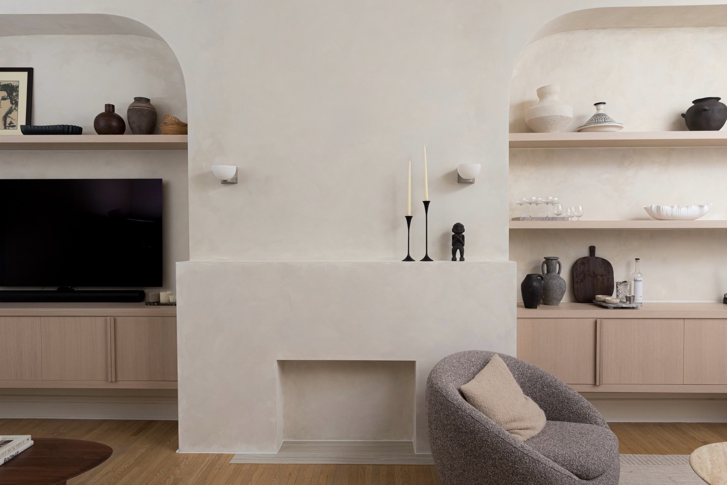 Trusting the process is where everything begins. Following it is what brings the vision to life. Swipe to see the before and the approved concept 👉🏼
#interiordesign #timelessdesign #valmeghoryinteriors #beforeandafter #concepttoreality