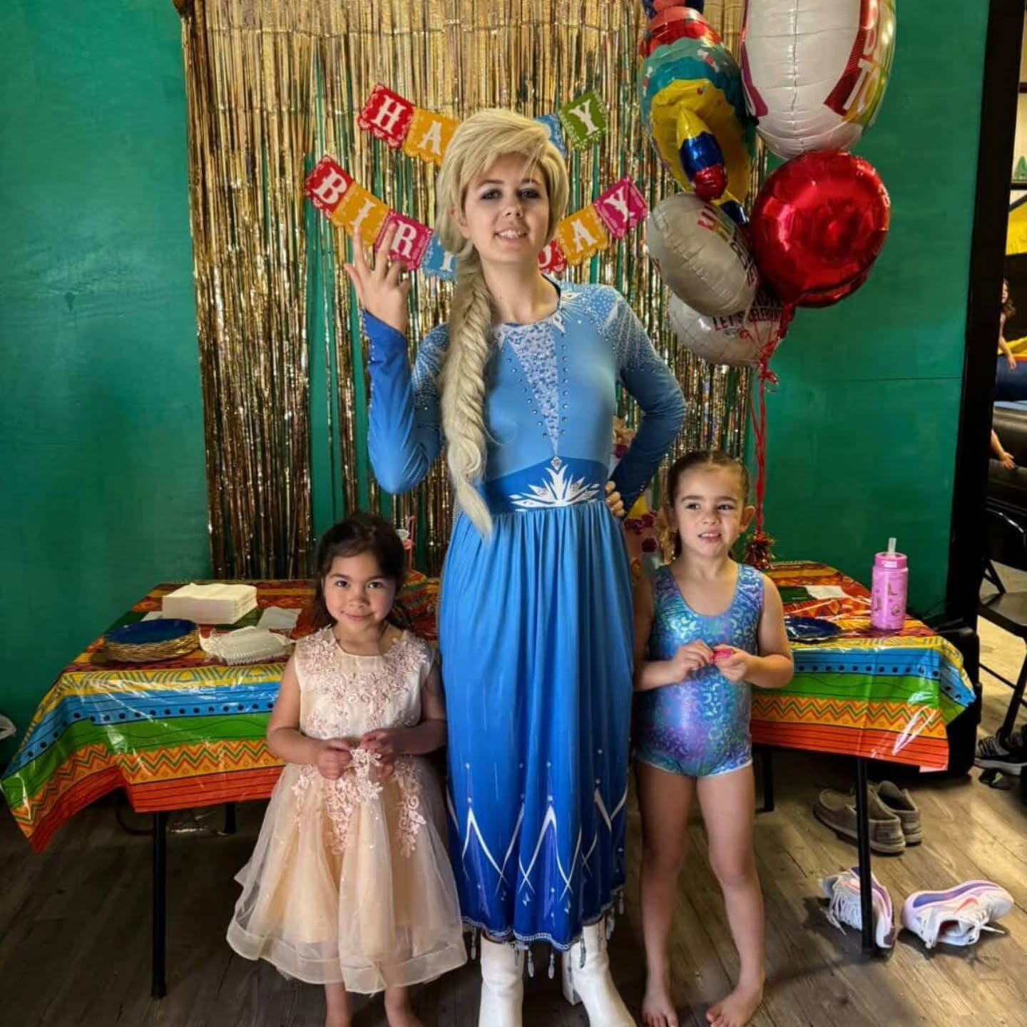 Double the princesses, Double the magic ✨️
Our Snow Queen had a wonderful time yesterday celebrating Princess S & J's Special Day ❤️
Special thank you to @miawanderstheworld for letting us make their day extra magical ✨️
#jackandjillsstorybookco