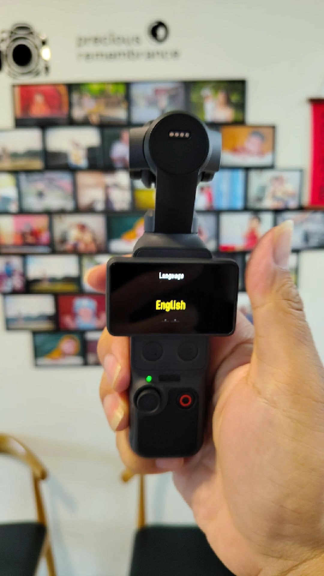 New toy to comfort self after receiving parking fine :(
No tripod.. only 2x carton boxes and a BBQ mesh to hold phone haha
#djiosmo4