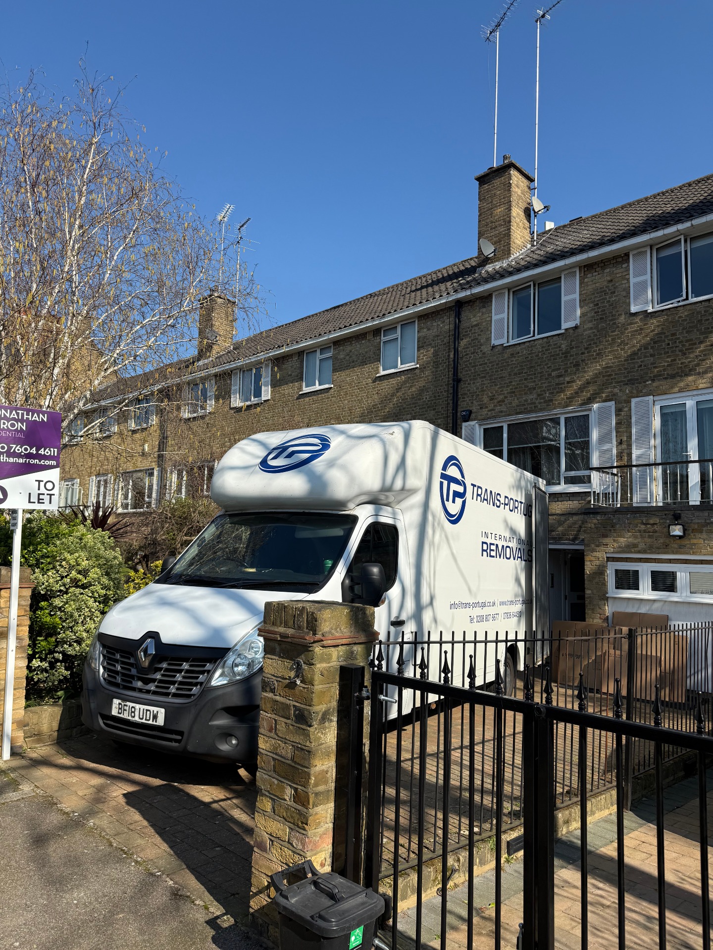 Planning a move? Getting your quote couldn’t be easier.
Tell us where you’re heading and what you’re taking - we’ll handle the rest.
Reach out to our team via phone or email for a free quote ✅
LONDON OFFICE
22-24 Homecroft Rd, London, N22 5EL, United Kingdom
0208 807 6677
PORTUGAL OFFICE
Inter Luis
Estrada Nacional 10
Centro Empresario Sado Internacional
Armazem D21, 2910-835 Setúbal
00 351 265 708 240
info@tp-internationalremovals.co.uk
#homeremovals #movingcompany #relocationexperts #movingtotheuk #vehicleshipping