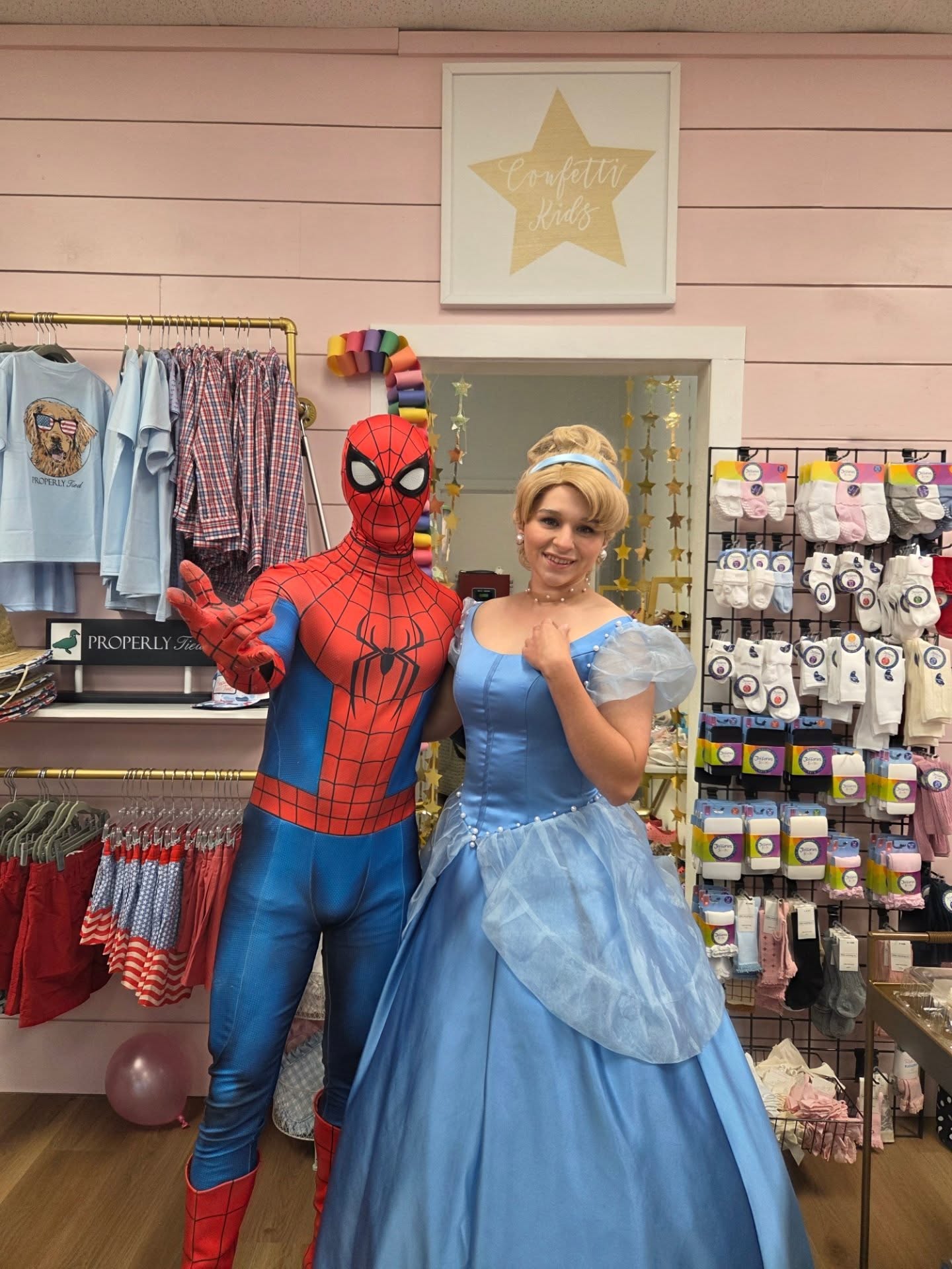 We had a wonderful time today celebrating with our friends at @shopconfettikids_ for their 5 birthday 🎂
Did you spot us?!
Be sure to tag us so we can see your magical moments ✨️
#jackandjillsstorybookco